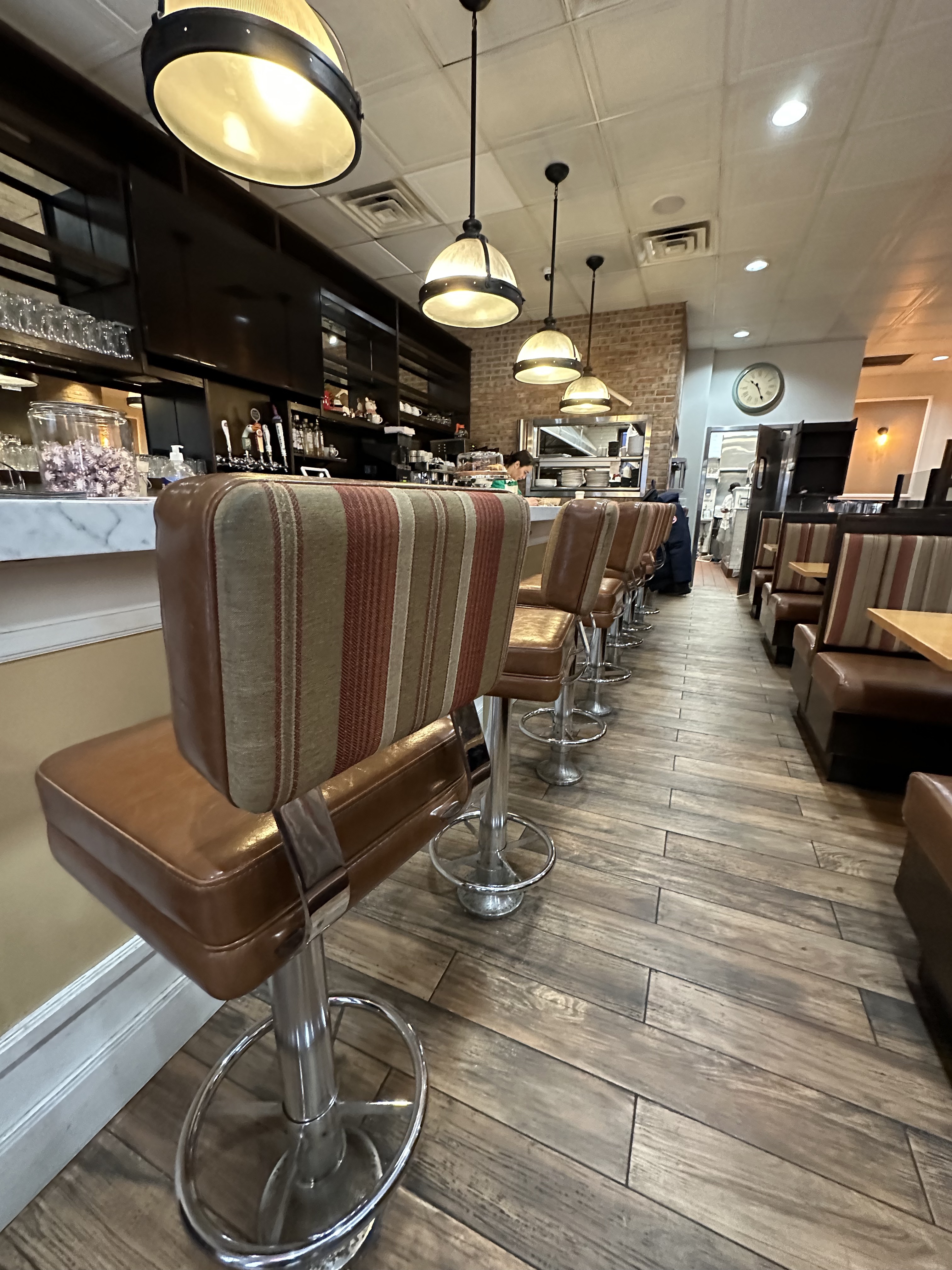 Classic Italian Restaurant with rustic brick wall - Venue Video