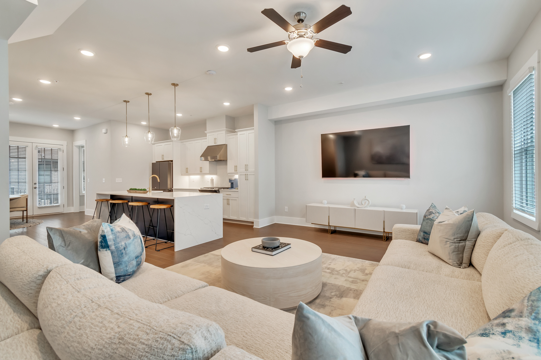  Luxury 3BR Townhome with Skyline view