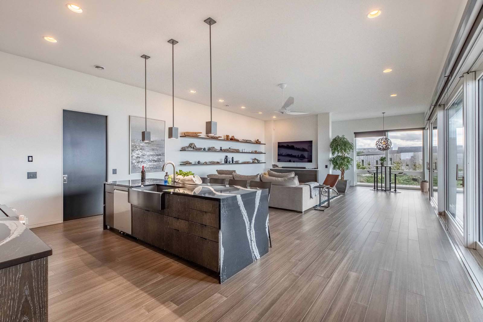 Remote Modern Escape in Oregon with Private Beach Access