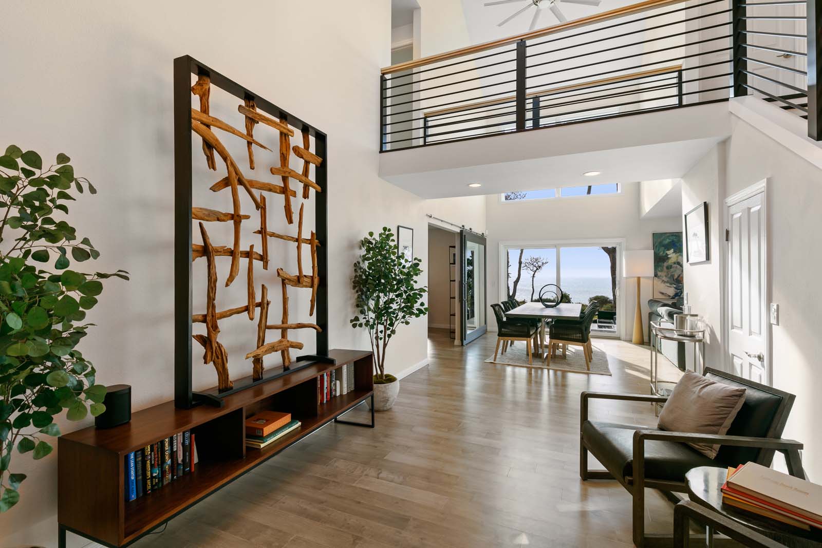 5 Acre Oceanfront Home w/ Gym, Sauna and Hot Tub