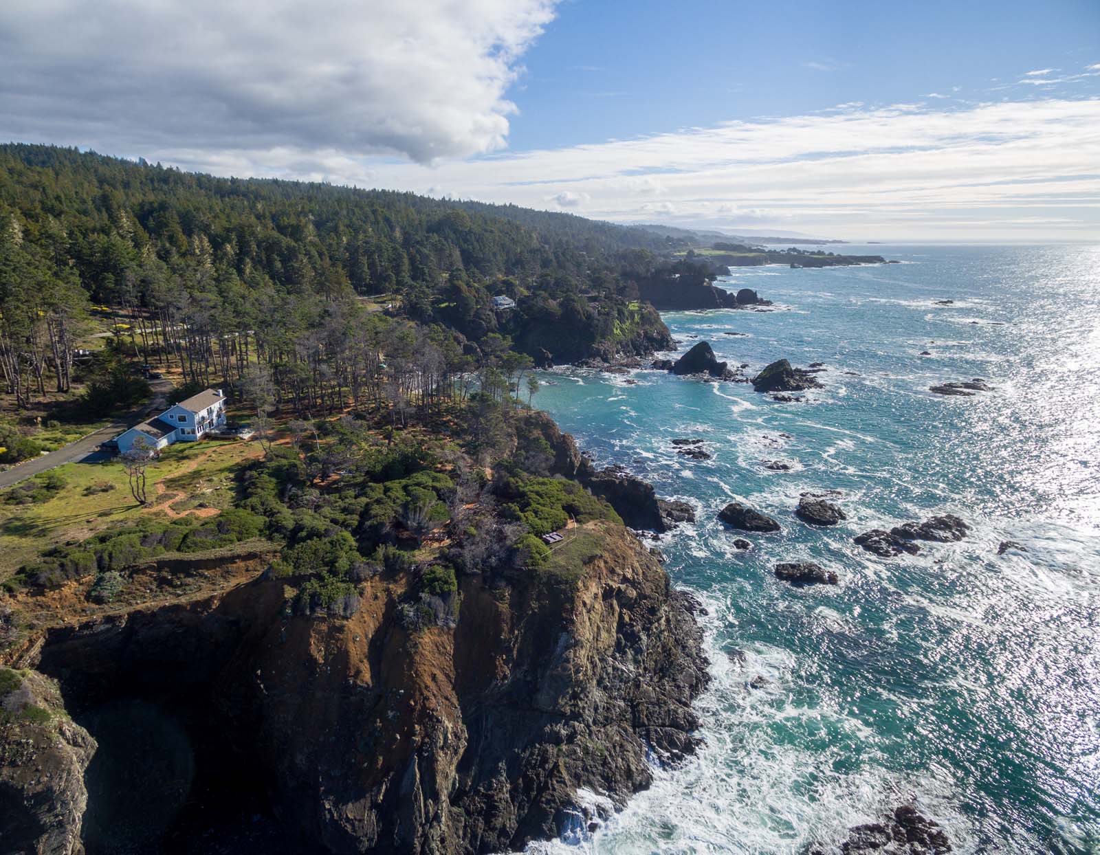 5 Acre Oceanfront Home w/ Gym, Sauna and Hot Tub