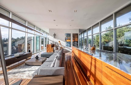 Modern Glass House w/ Unreal Ocean Views, Hot Tub