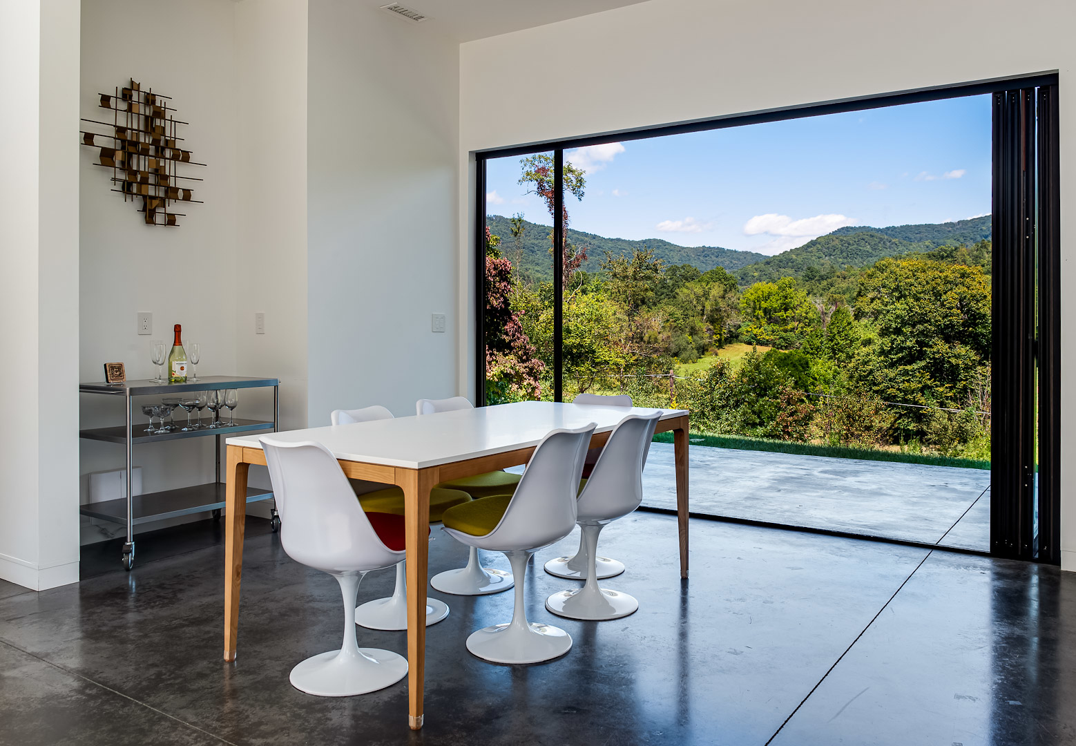 Modern, Glass Bungalow. BEST views in Asheville!