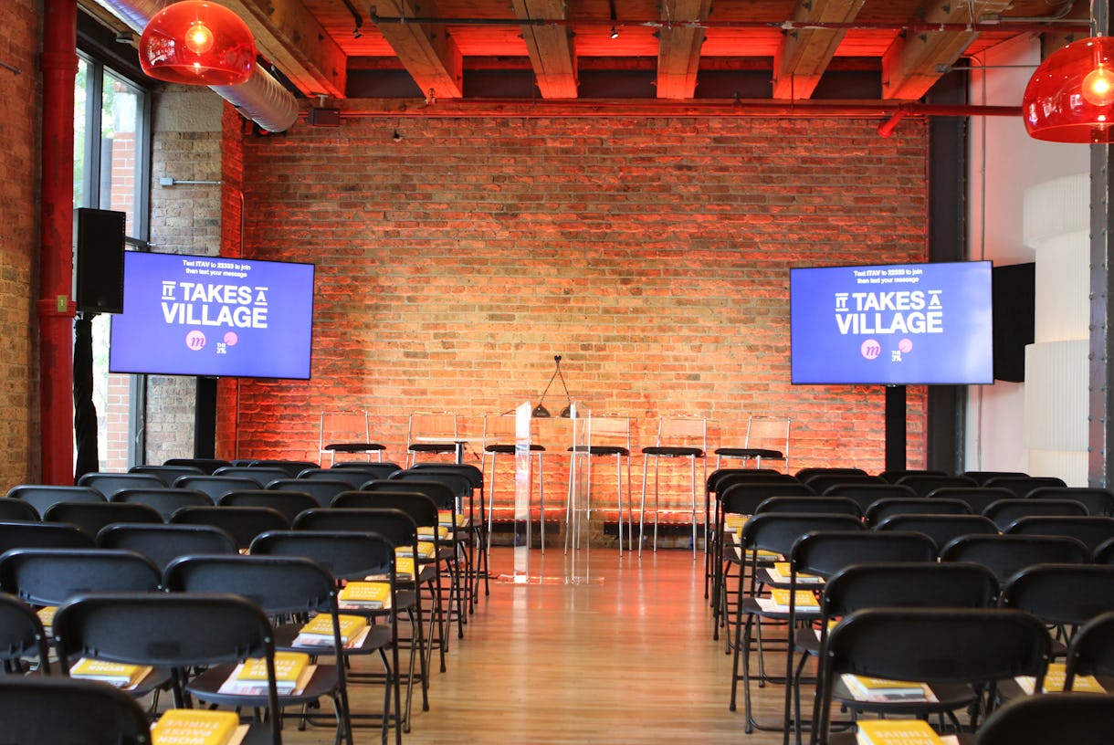 Charming loft event space on the prettiest tree-lined street in River North.
