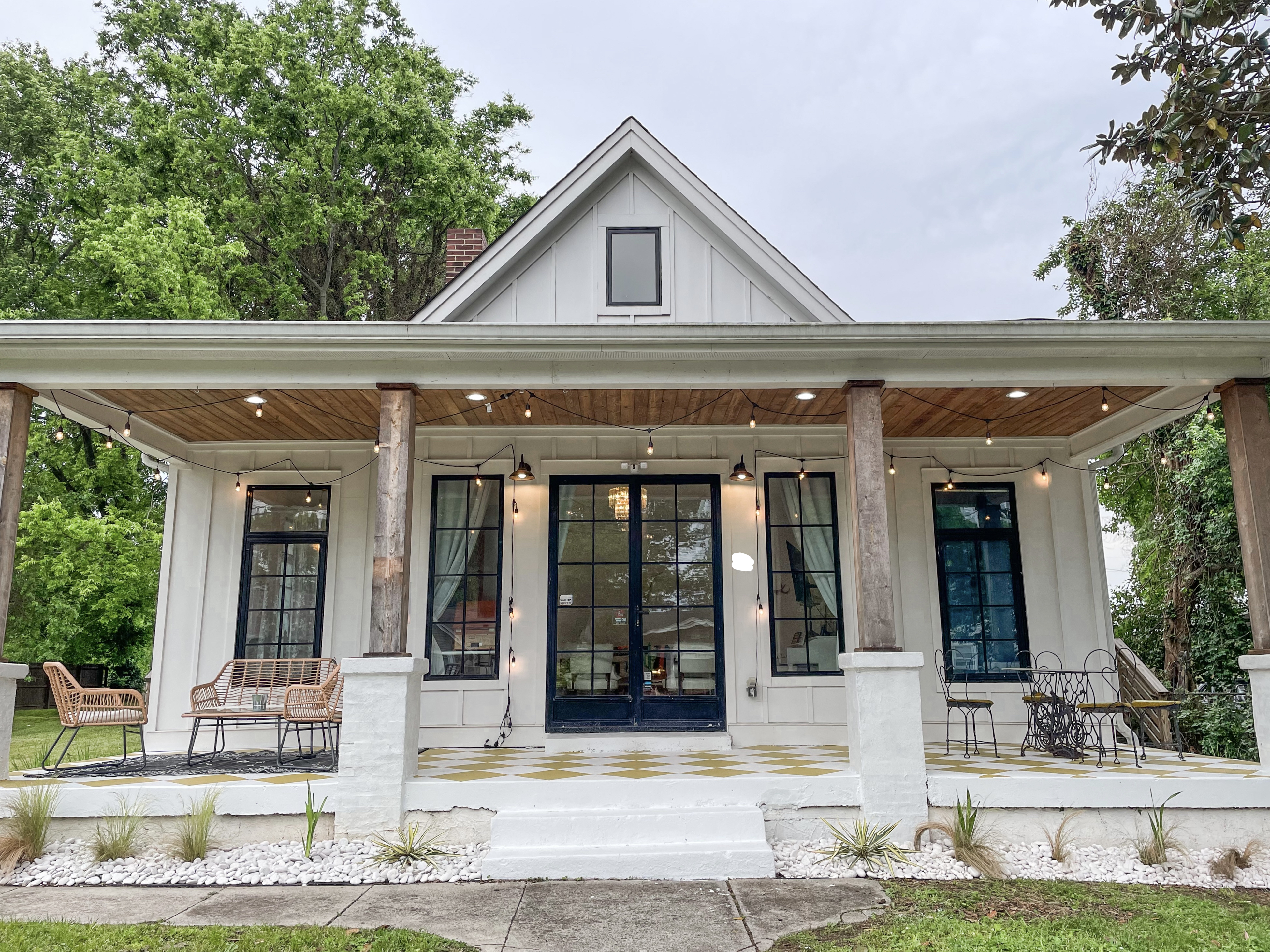 The Yeehaw House (5 min to Broadway)