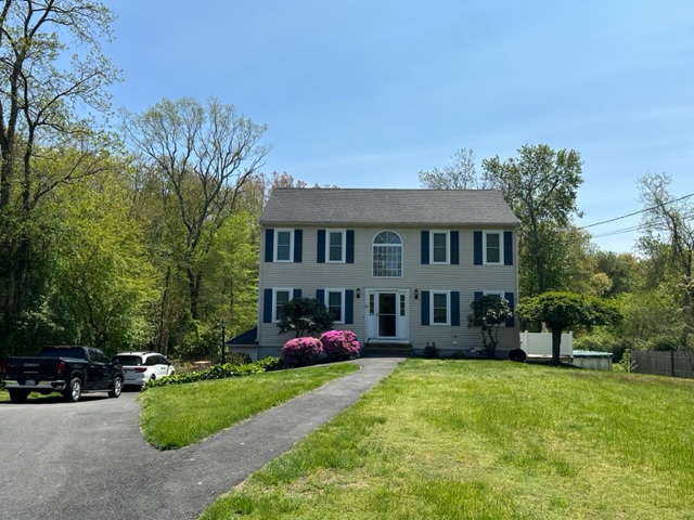 Modern Home with Large Yard in Bridgewater on cul de sac