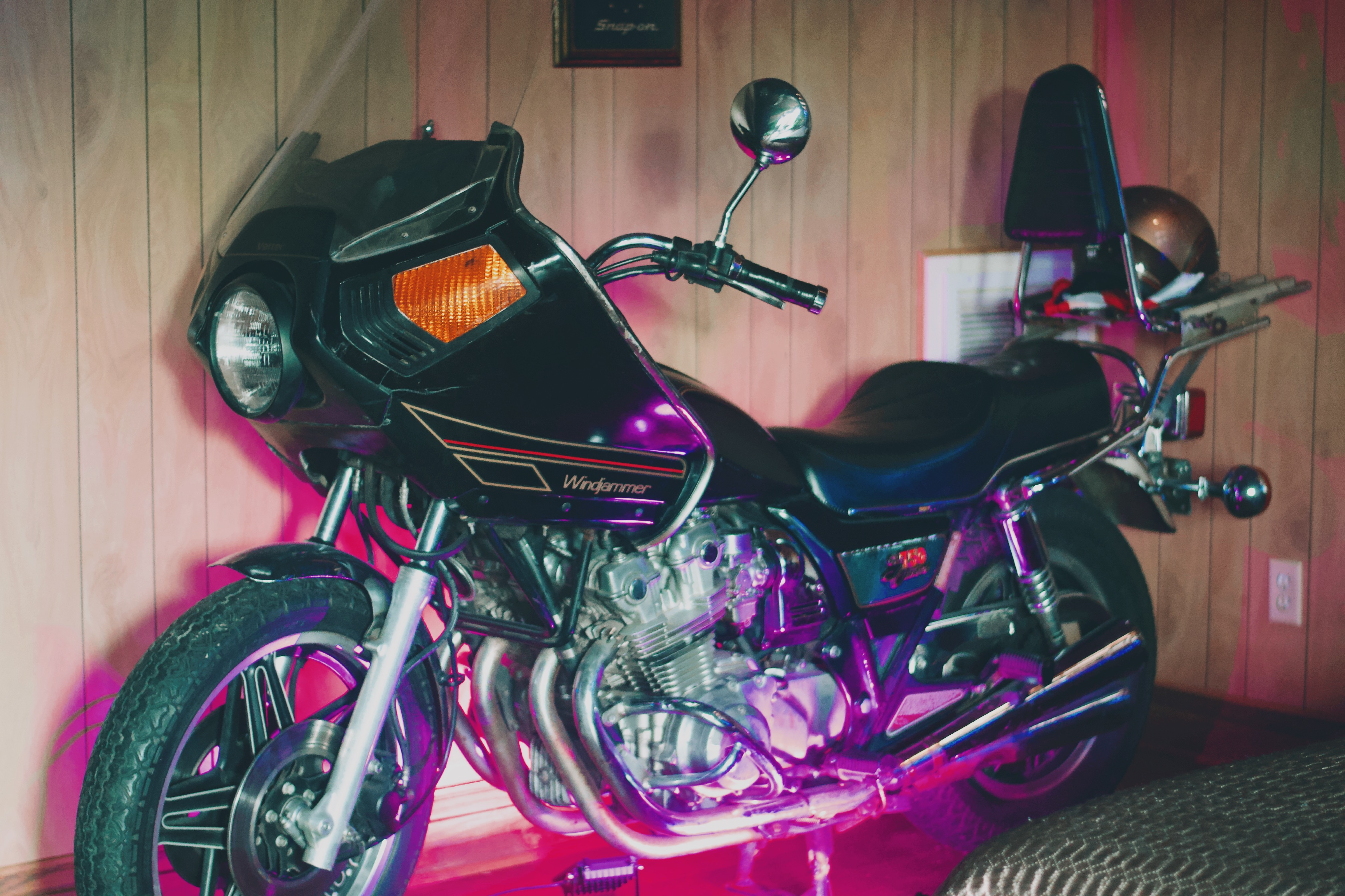 Grandpa's Pool House, 70s/80s vintage sexy kitsch 