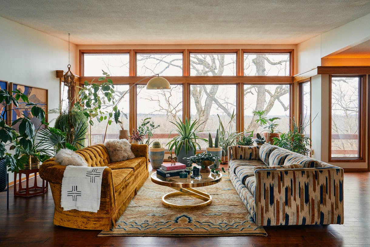 Inspiring Riverside Retreat: Experience Mid Century Magic in our One-of-a-Kind Gem!