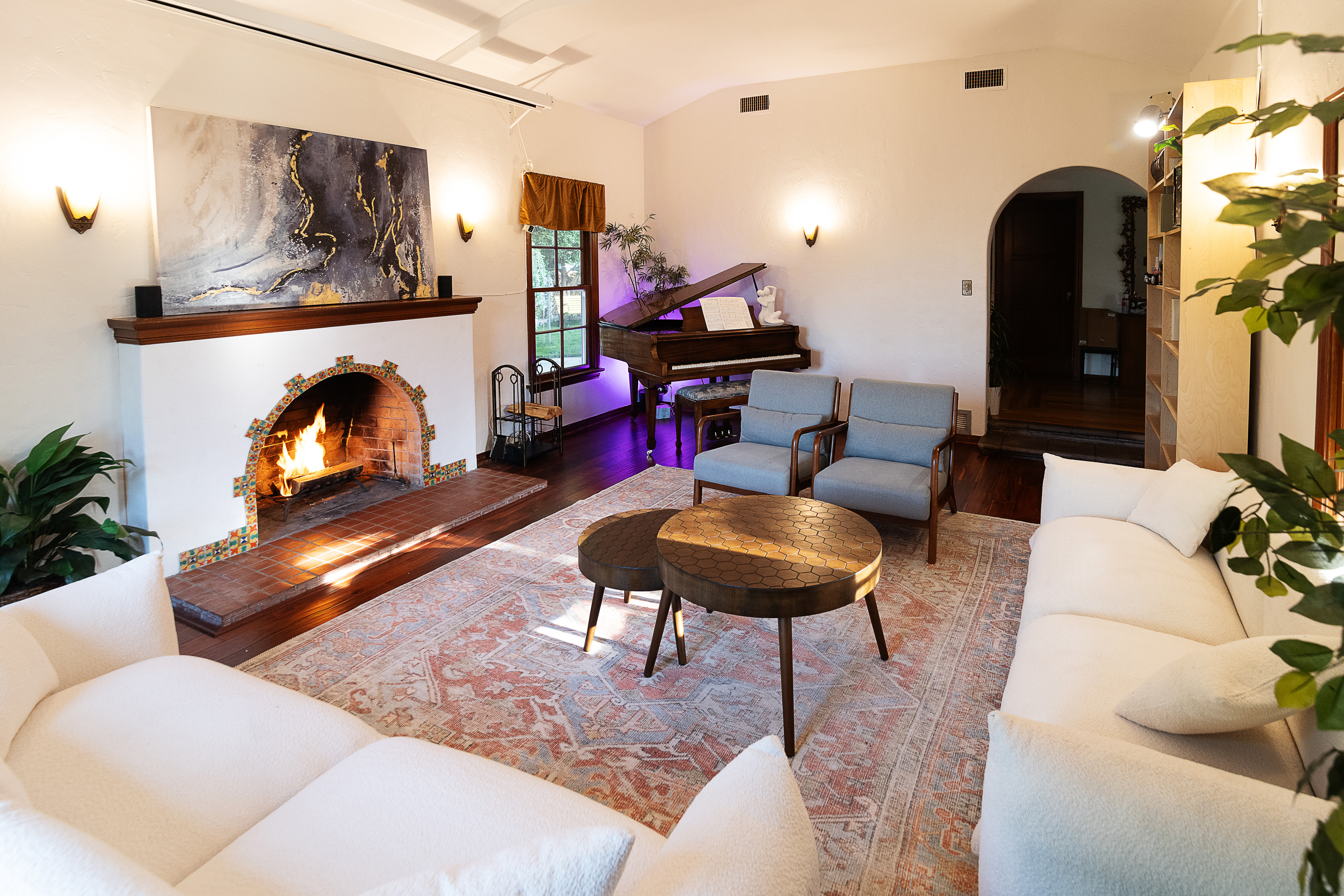 Beautifully Decorated Vintage Spanish Home w Interview Space, Outdoor Areas, Grand Piano and More