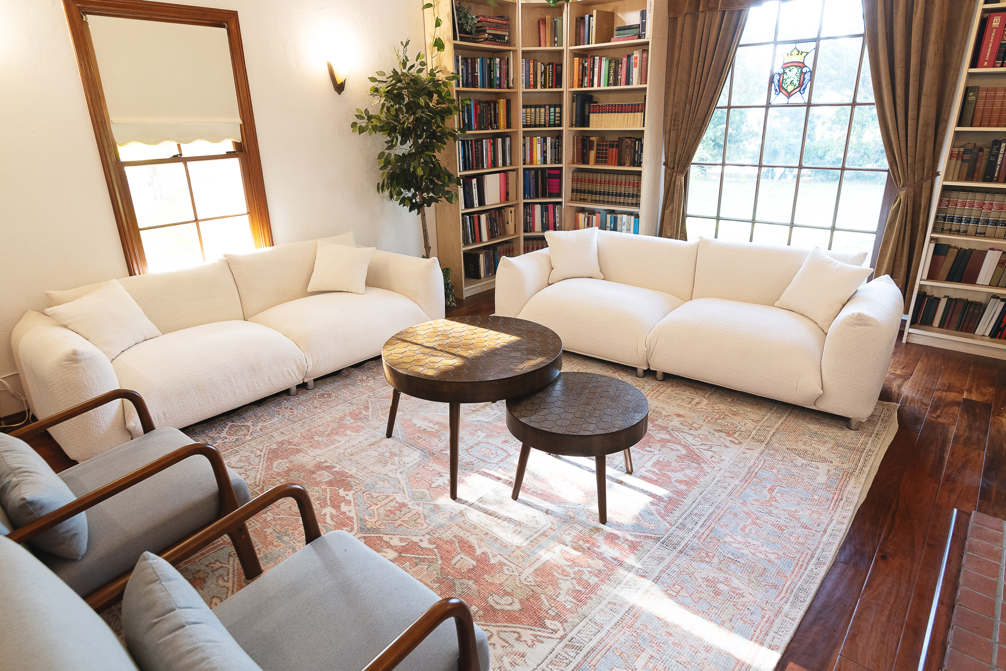 Beautifully Decorated Vintage Spanish Home w Interview Space, Outdoor Areas, Grand Piano and More