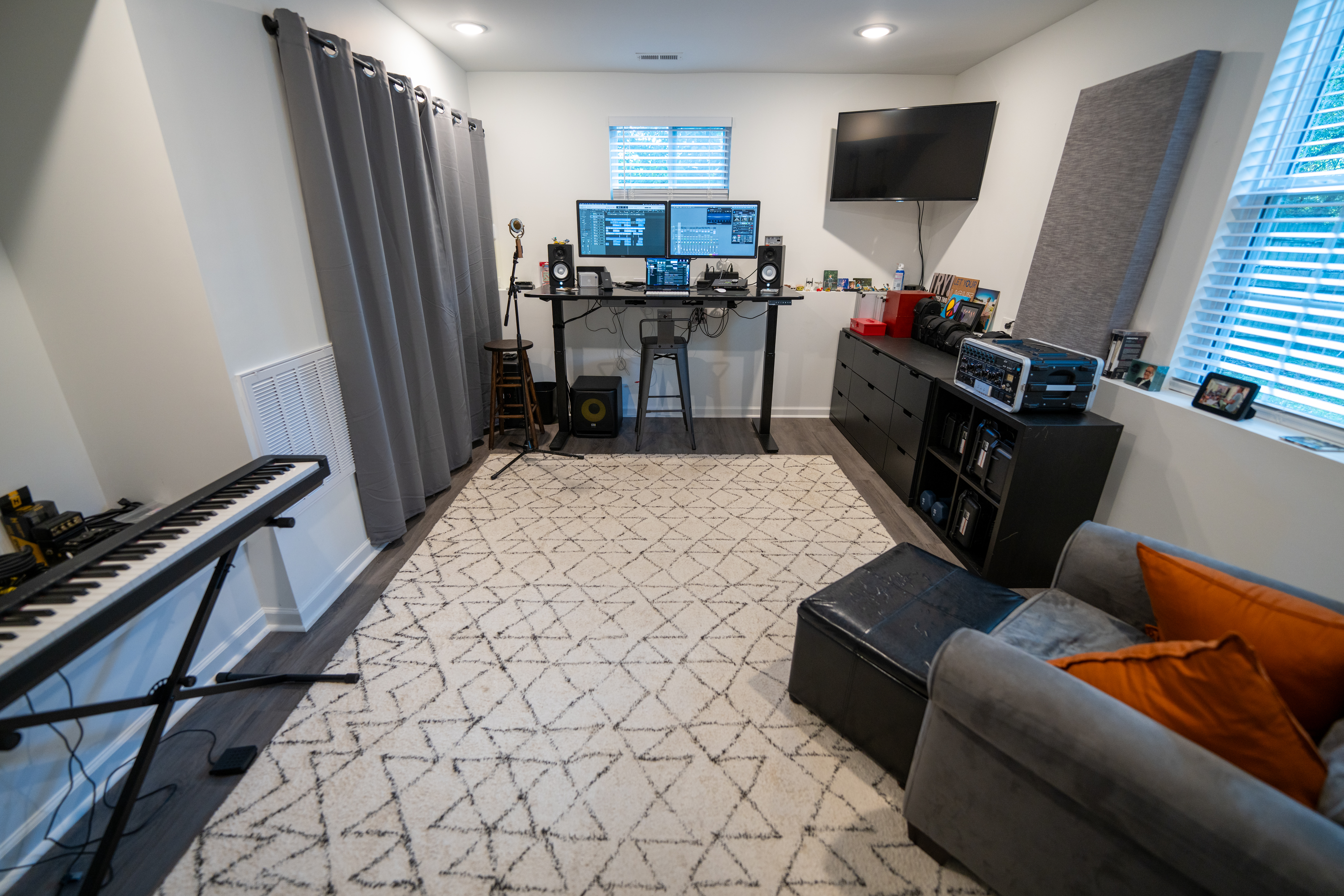 Podcast, Voiceover, and Acoustic Recording Studio
