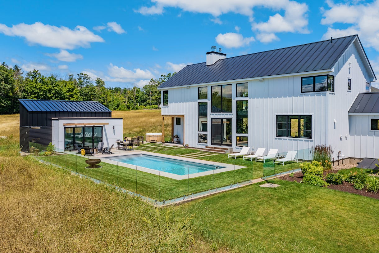 Modern Scandinavian Farm House - Swimming Pool - Luxury Kitchen - 1 hour from Boston