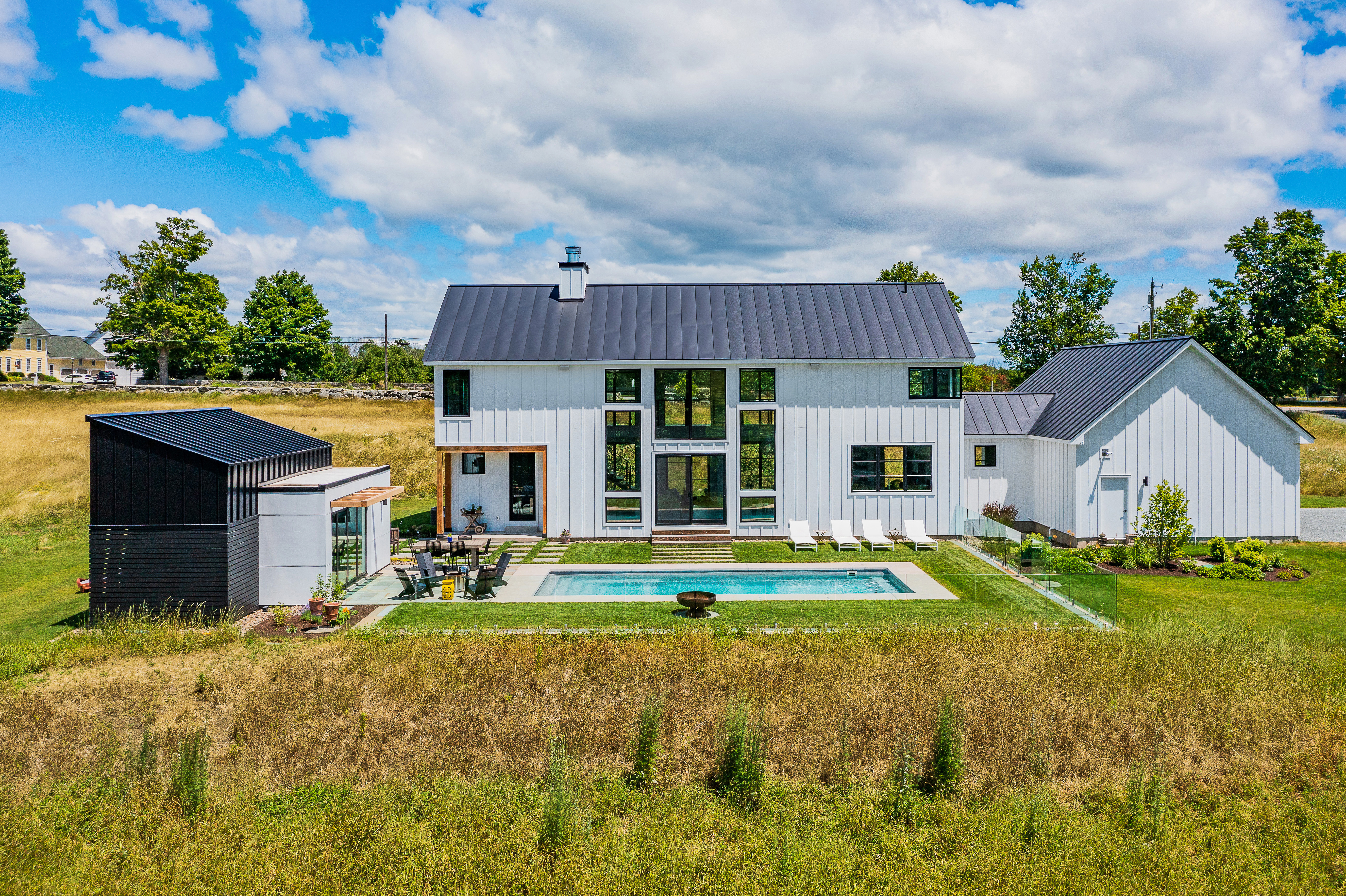 Modern Scandinavian Farm House - Swimming Pool - Luxury Kitchen - 1 hour from Boston