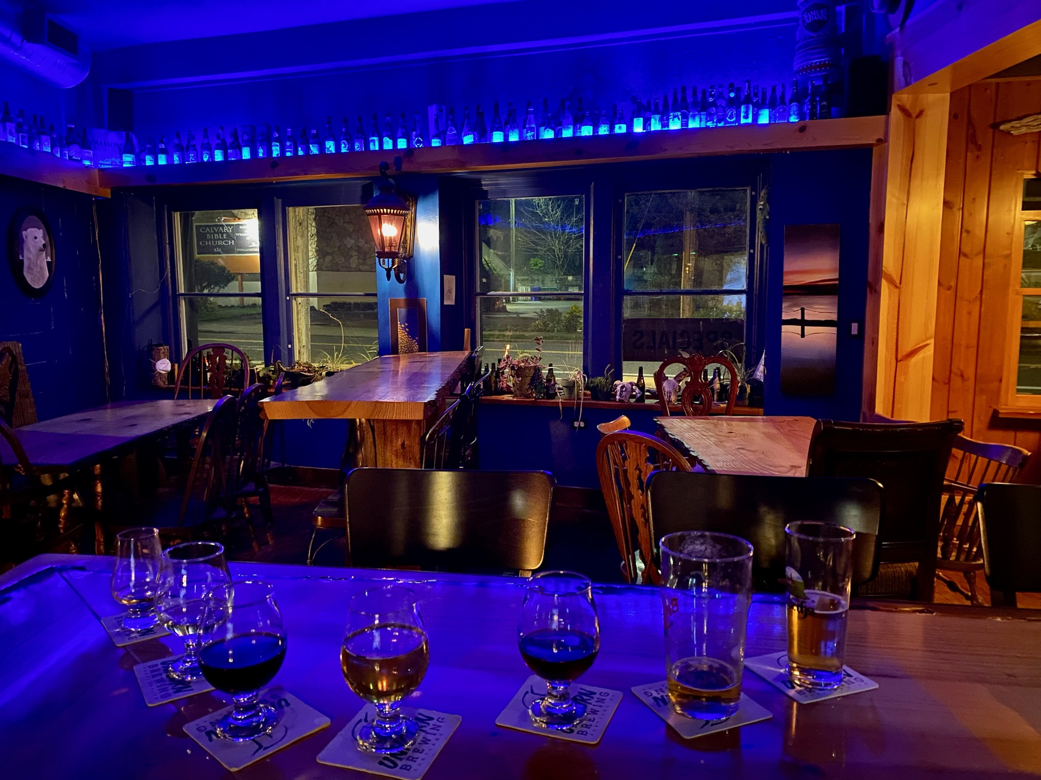 13th Moon Gravity Well – Cozy Neighborhood Event Space & Bar w/ Fireplace