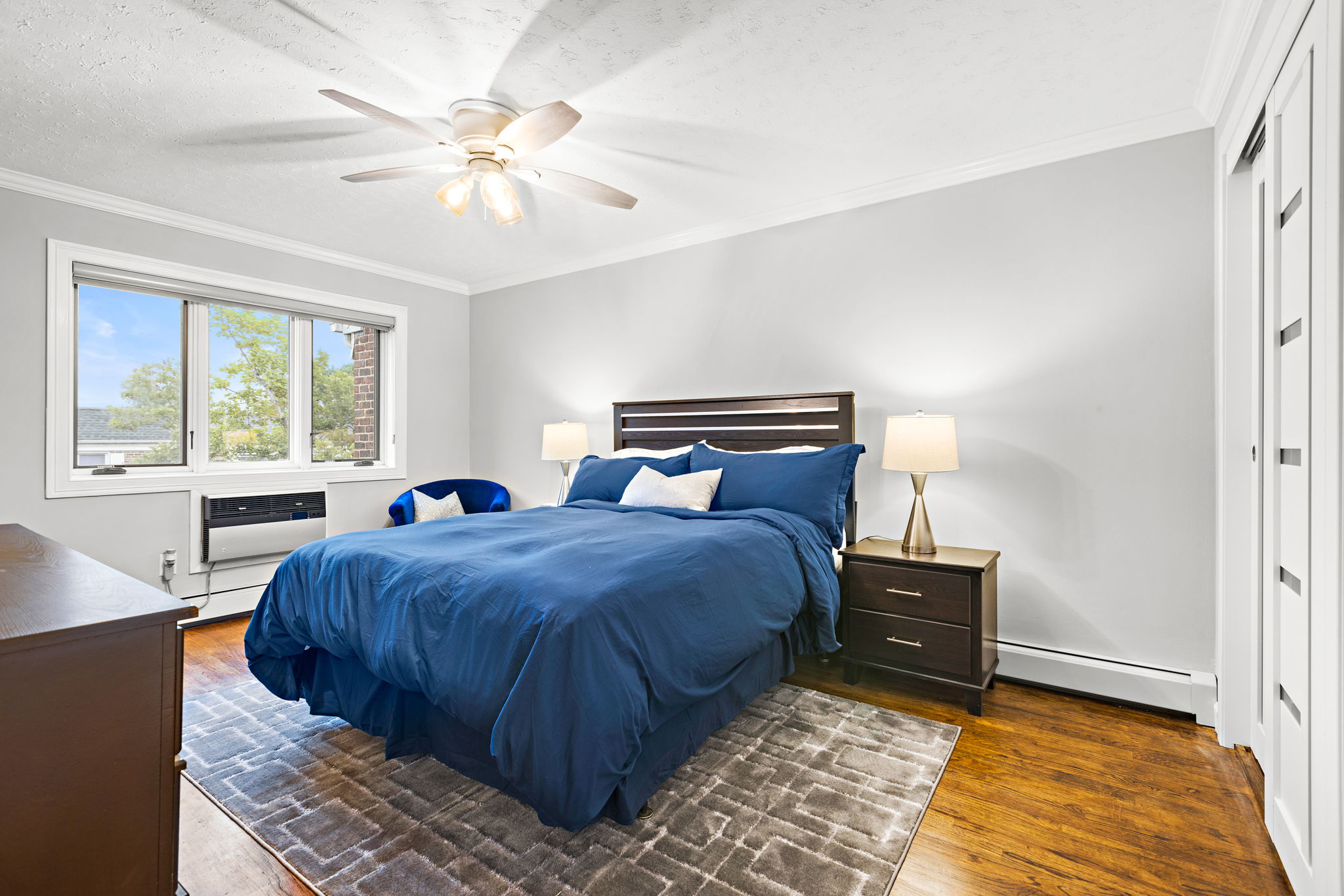 Sunset Bayonne Blue Lux Gem