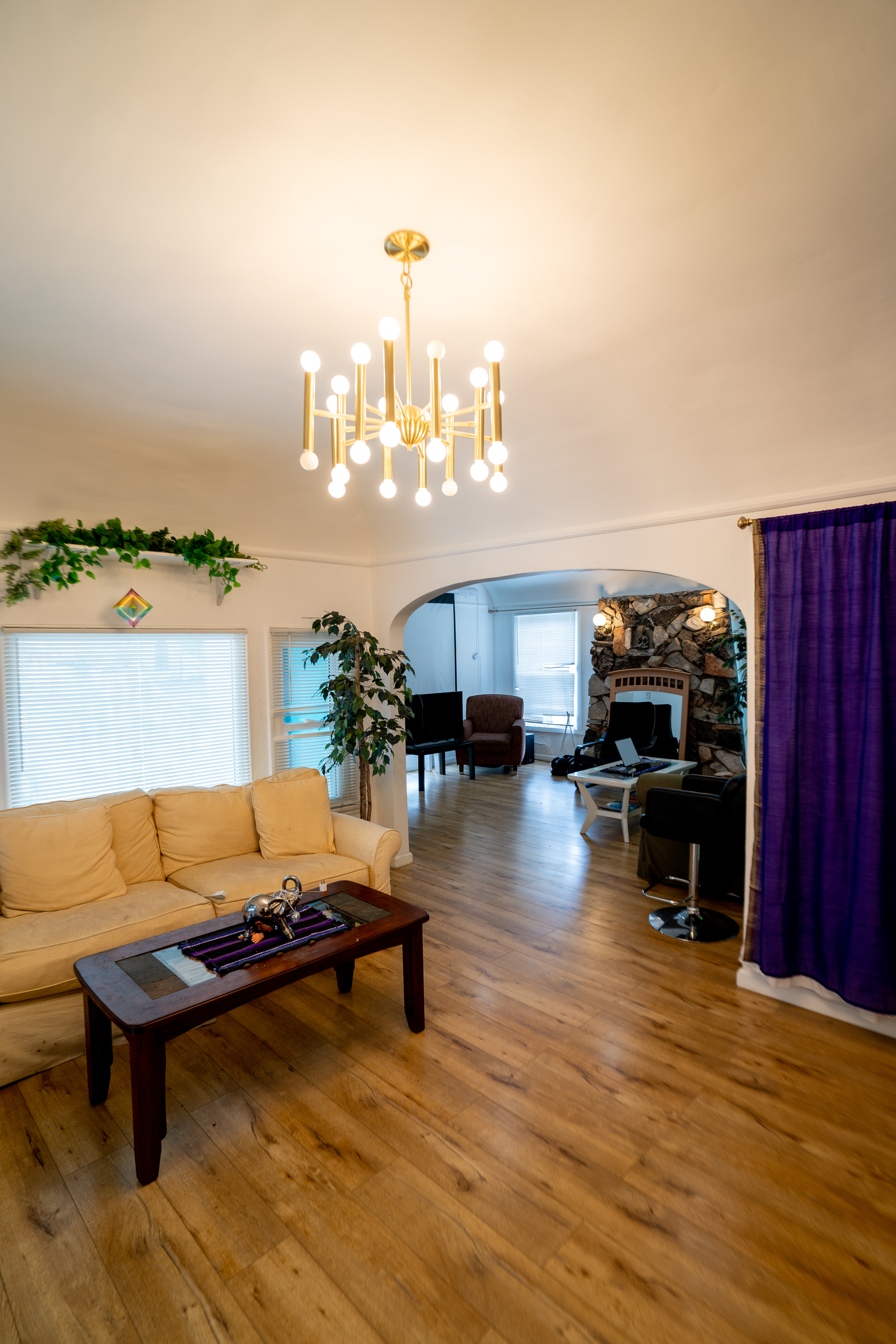 Quaint Inglewood 3 Bedroom Home (With Some Funky Decor + Bedrooms Perfect for Music Videos)