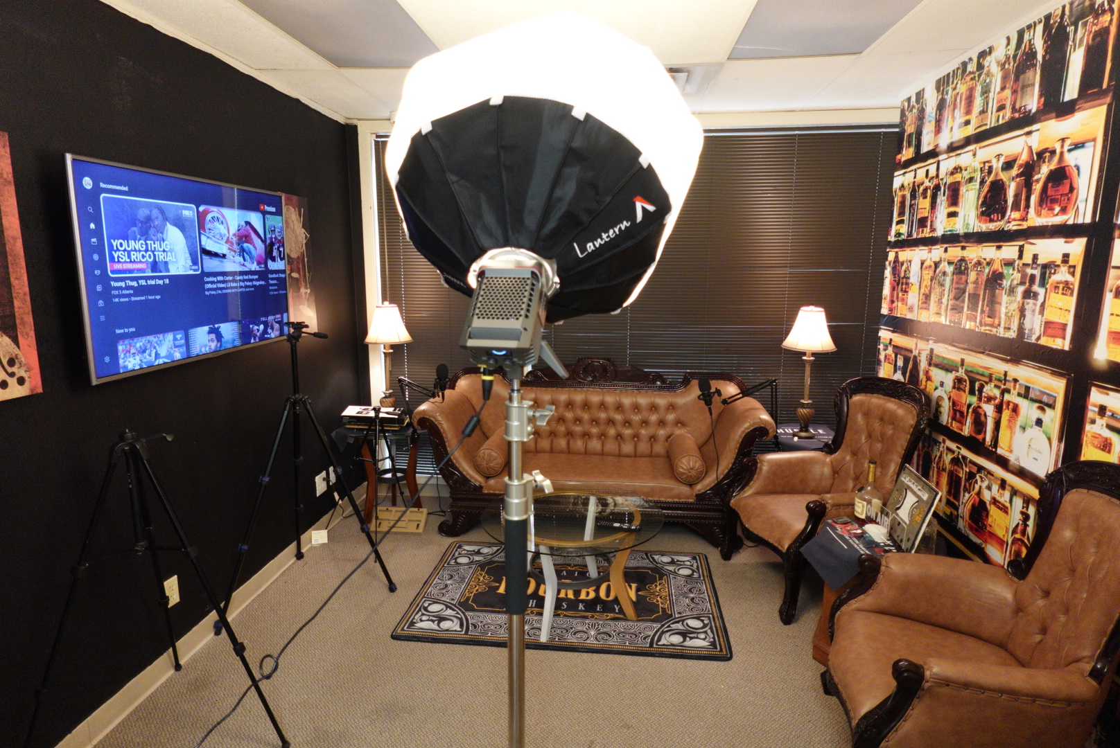 CONTENT CREATOR LOUNGE