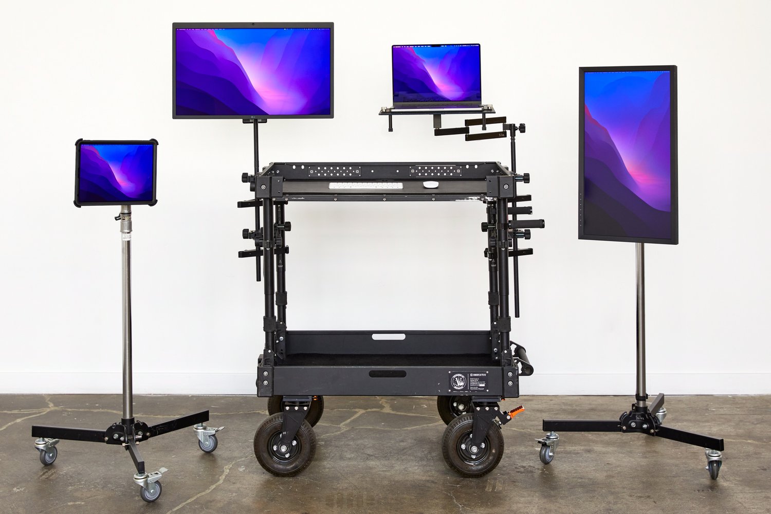 Daylight Photo Studio w/ easy load in + onsite gear