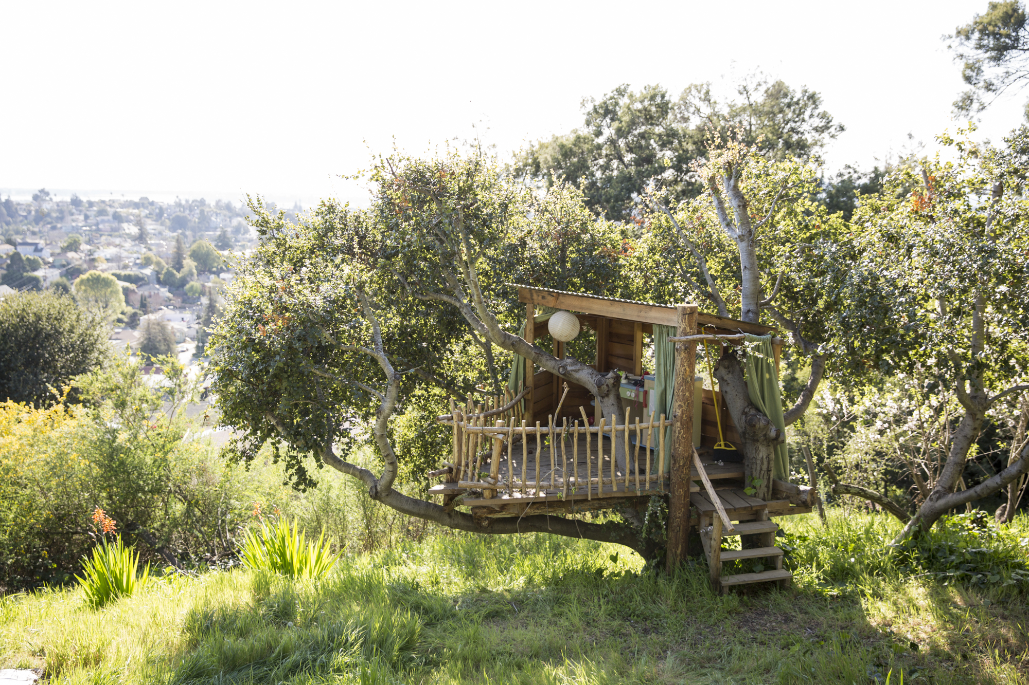 Spacious Oakland Farmhouse with a View