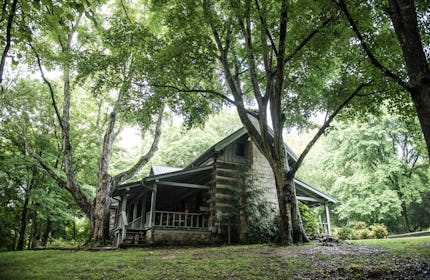 Historic Sugar Fork Cabin and Farm 30 minutes from Nashville