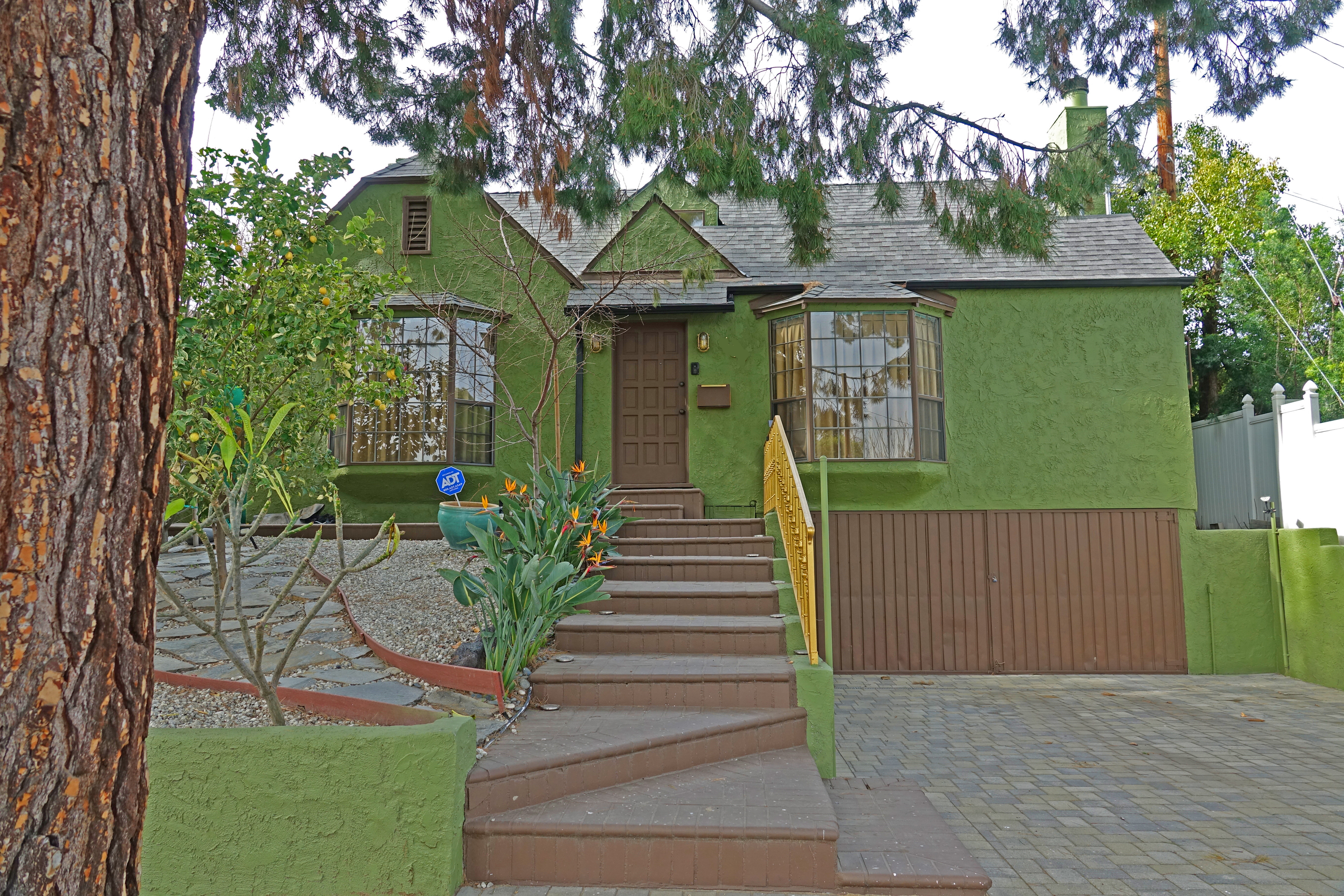 Cottage Style Vintage House est. 1926 with Pool + Spa