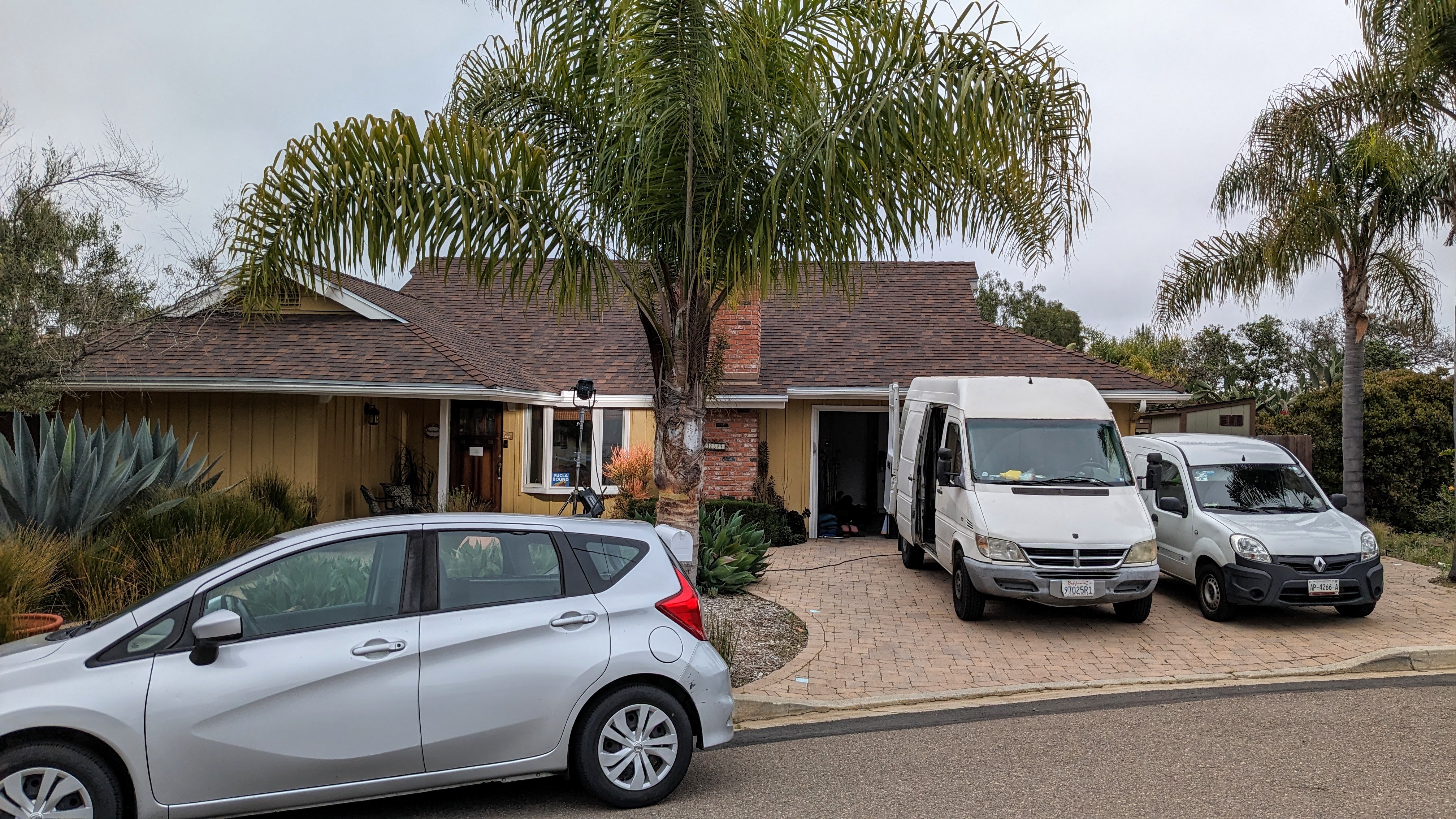 Upgraded 1960s suburban home in beach city