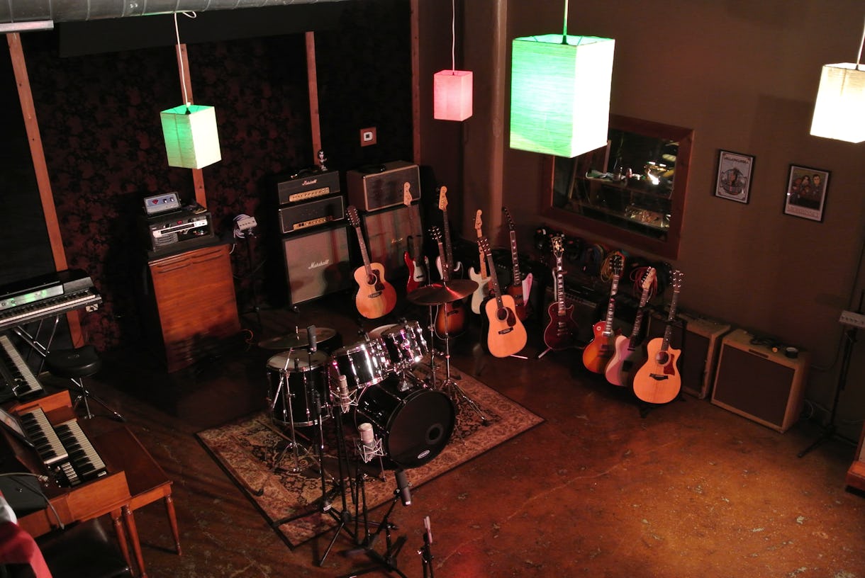 Stonecutter Recording Studios - 25 ft ceilings and classic gear