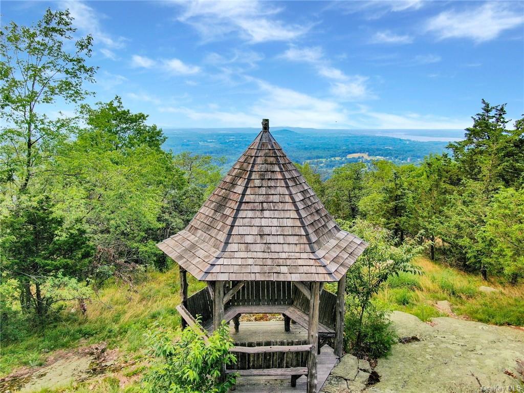 Mountain Retreat with Panoramic Hudson River Views on 30 Acres
