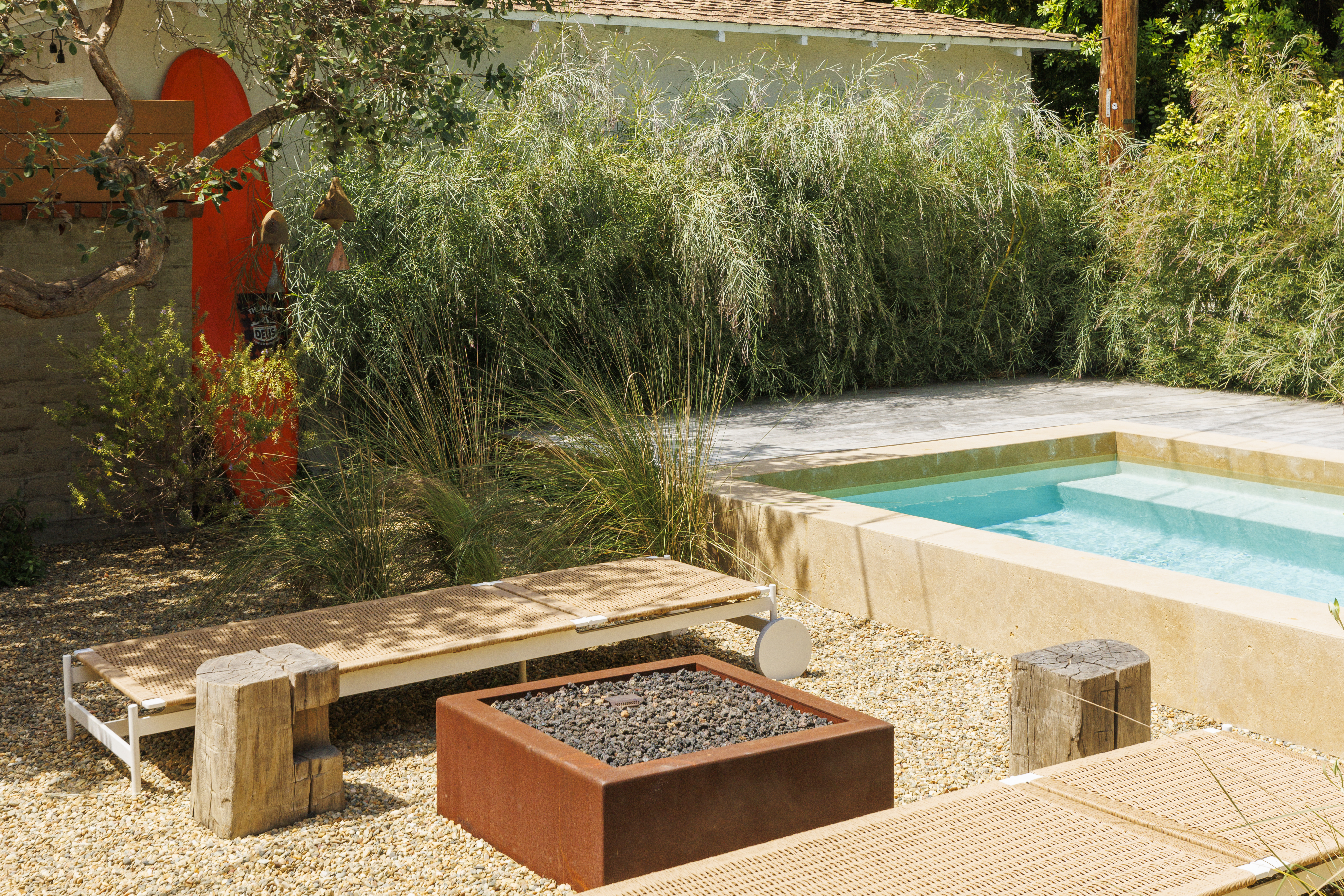 Venice's Tranquil Sanctuary: Japanese Minimalist Home with Serene Outdoor Oasis