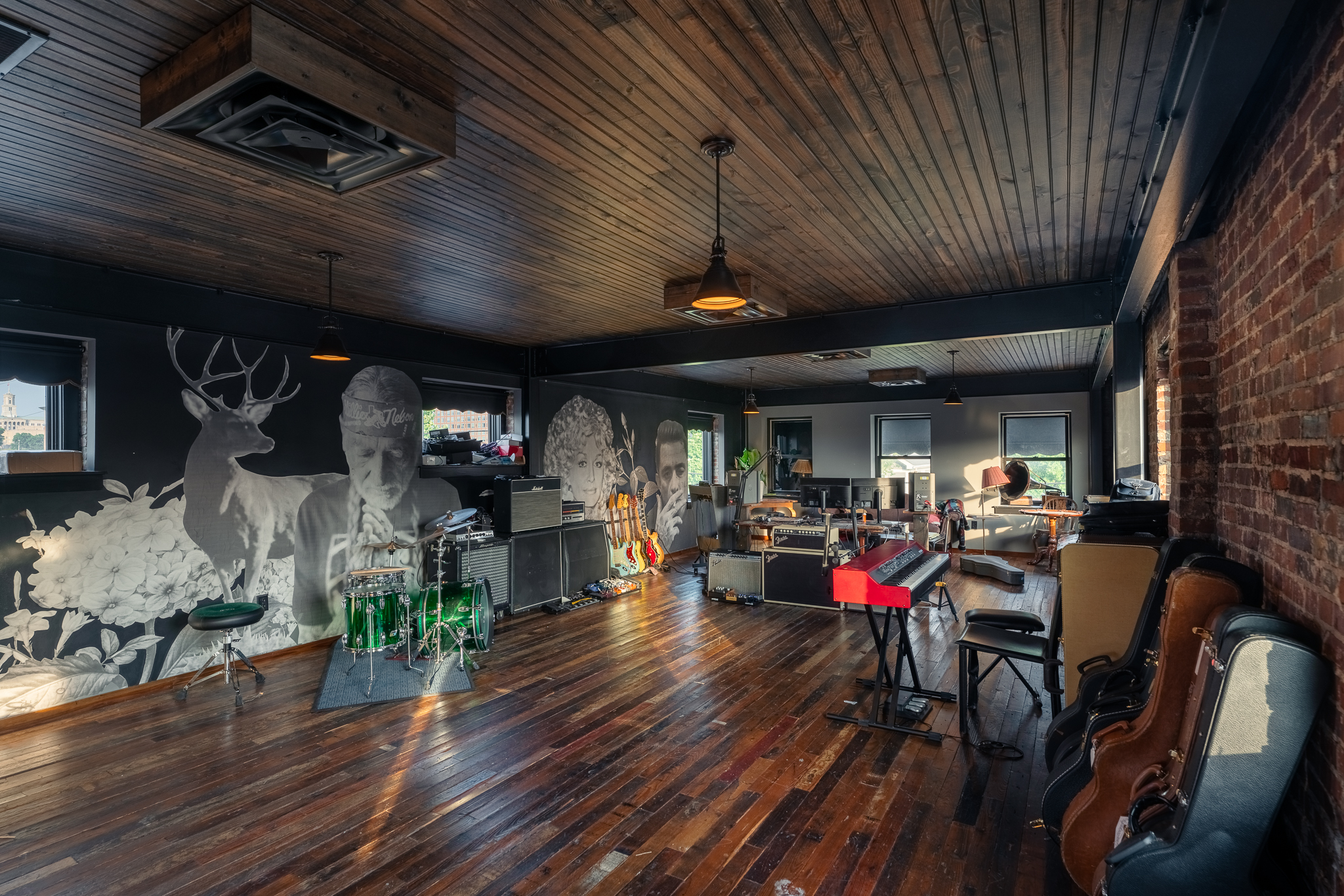 Historic Garage Studio in Marathon Village