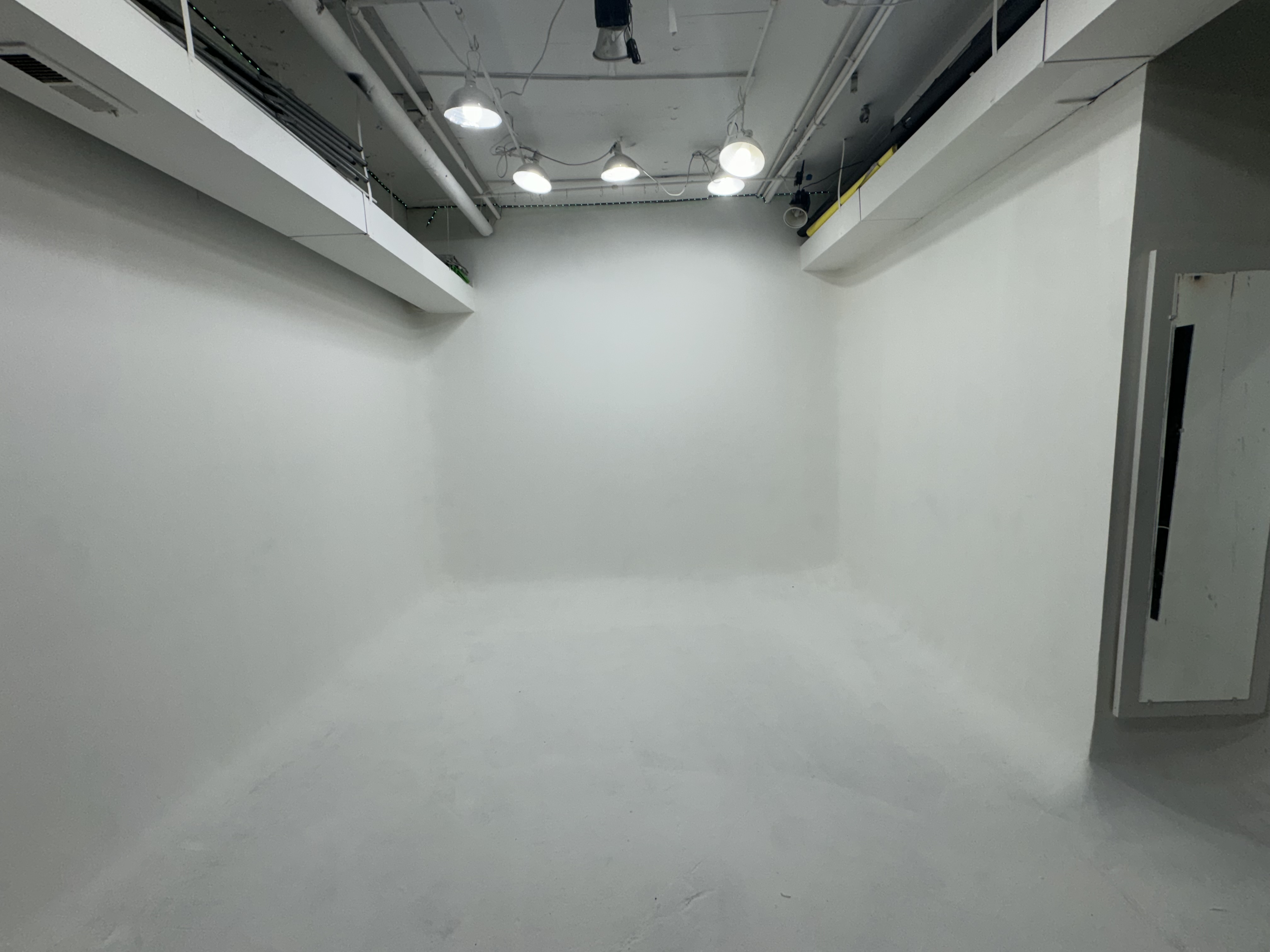 Cyclone green screen wall RBG multimedia room