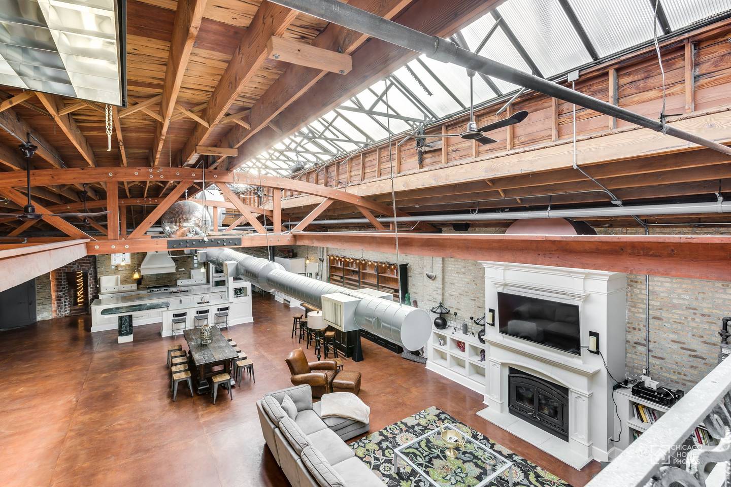 LOFT606: Gigantic Sunlit Loft!