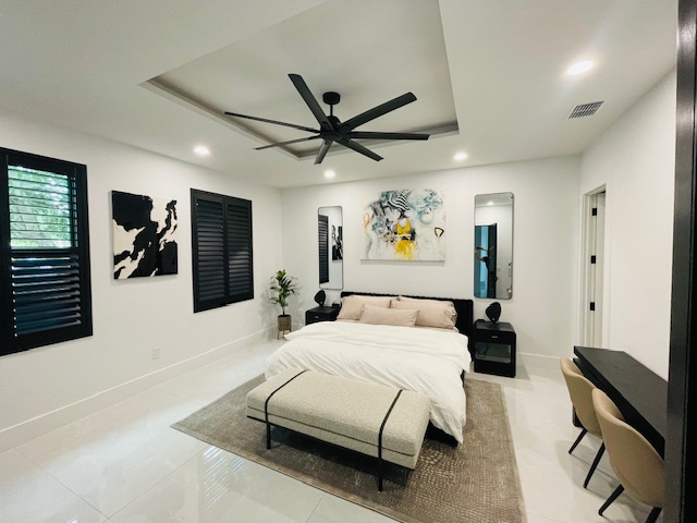 S. Tampa Mansion w/ Pool, Nightclub, Multiple Wetbars, Meeting Spaces, 20+ Person Dining Table