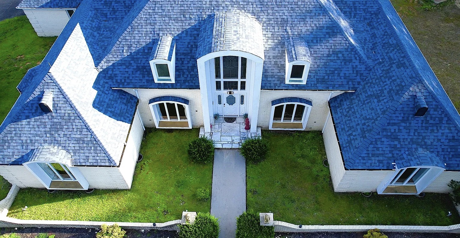 Gated Mansion: Tennis Court, Movie Theater, Arcade