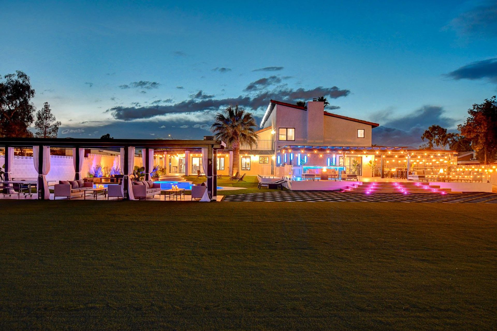 Set Ready! Film Friendly! Location Value! Crew Parking! Beach Resort Las Vegas Miami Vibe