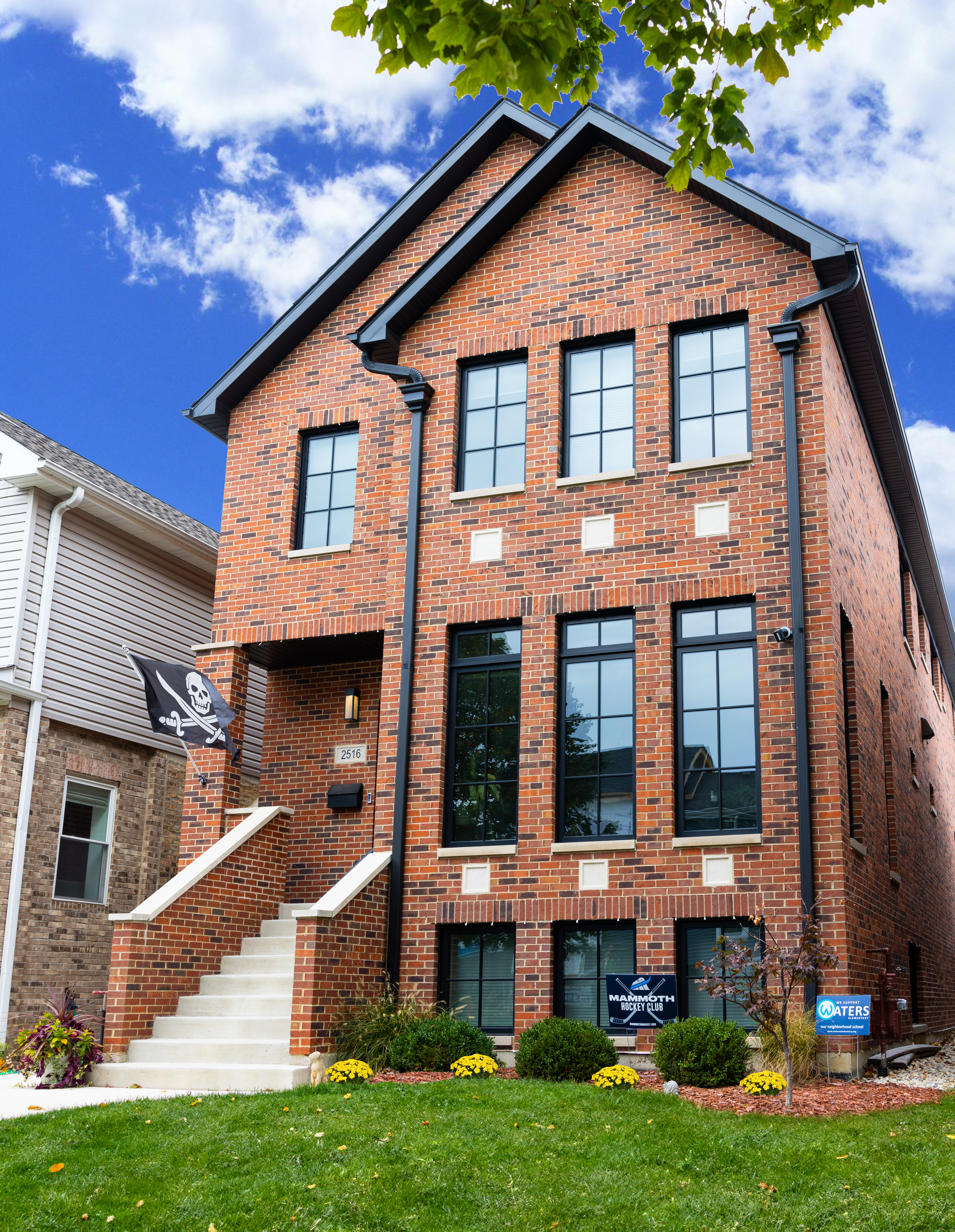 Bright and Spacious 4000SQFT Home in North Center