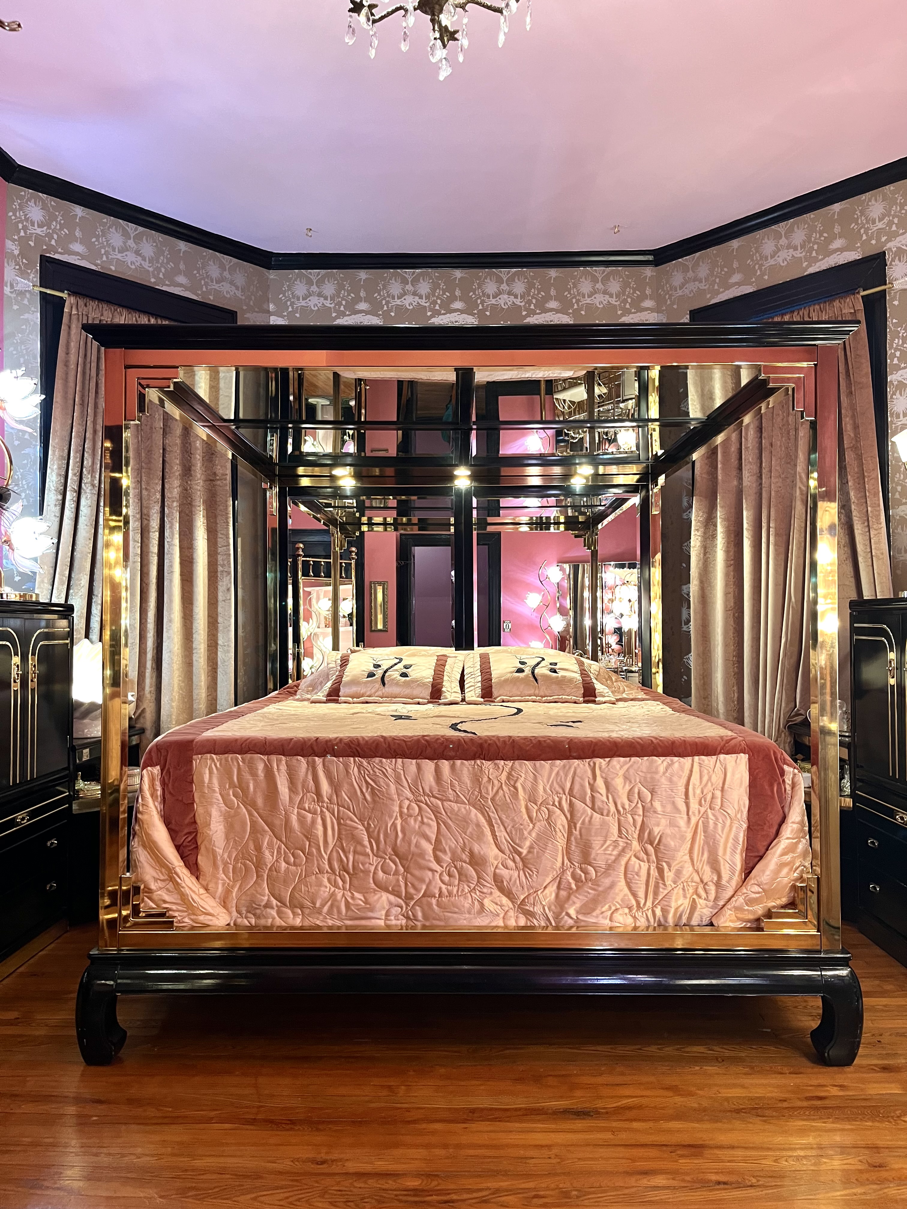 House of Adora ♡ Retro-chic House of Glamour