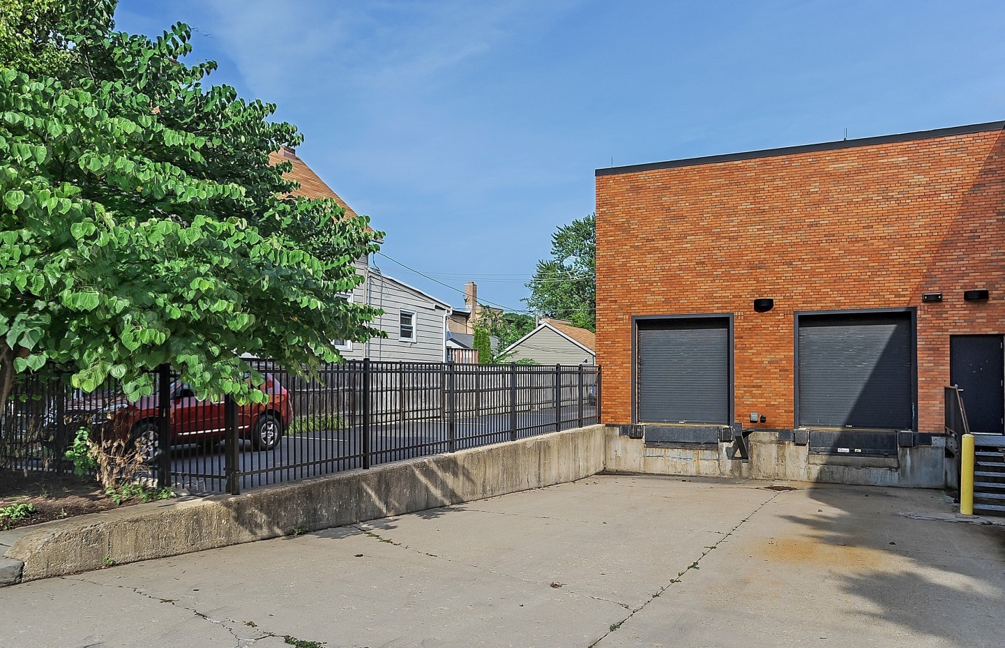 Deluxe Lounge on the North Side of Chicago