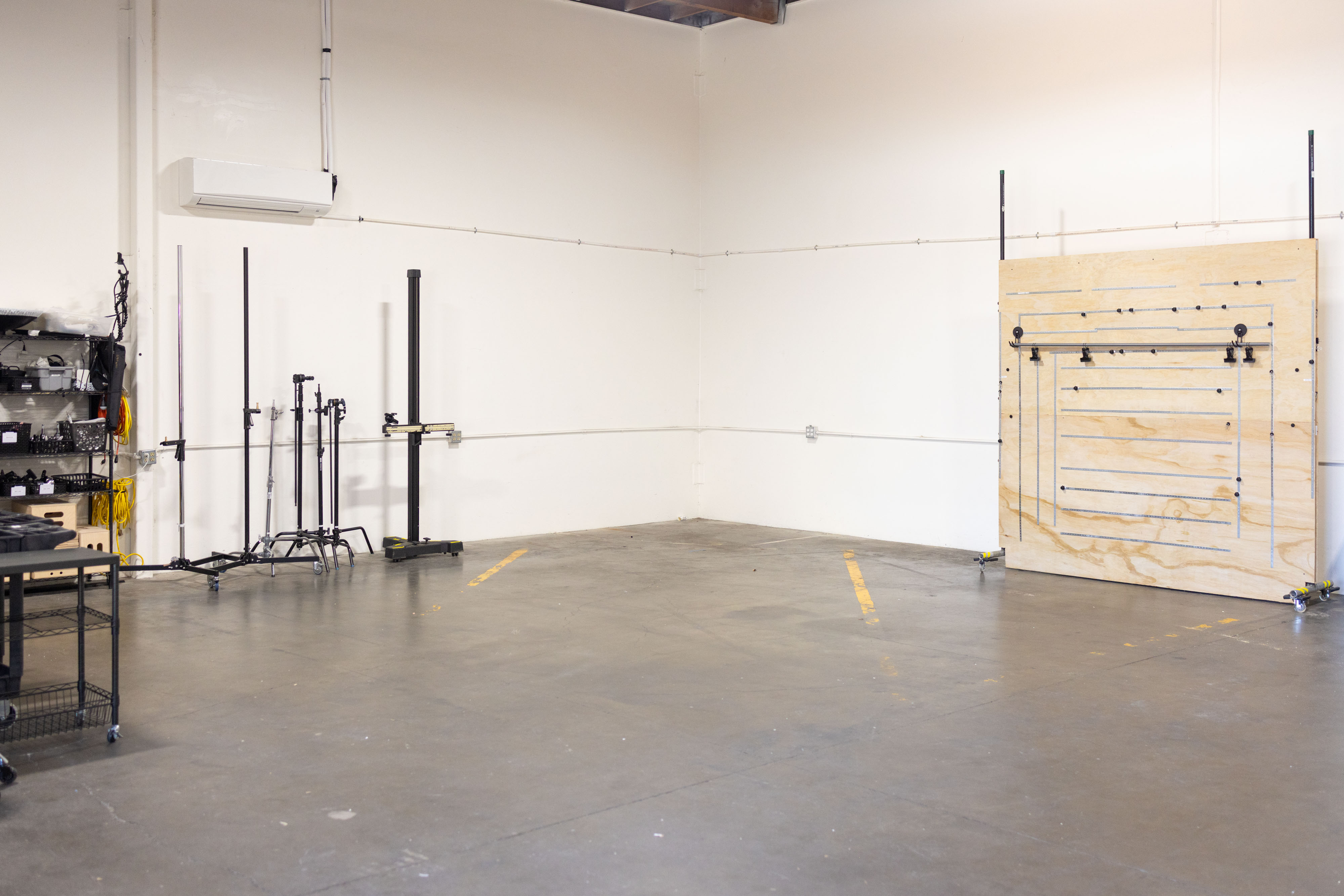 Well-Equipped Production Studio with Full Cooking/Set Kitchen, Equipment, Props, Surfaces, Meeting Space 