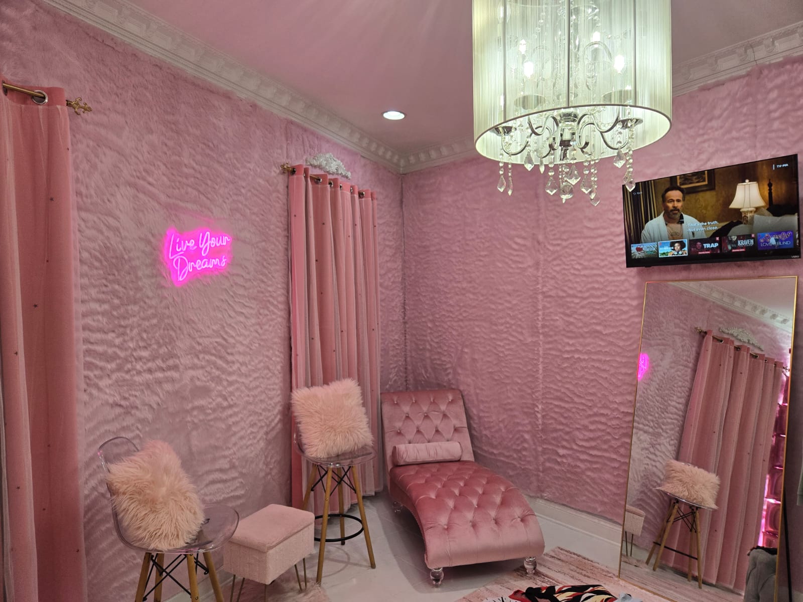 The Pink Parlor Versatile Space 