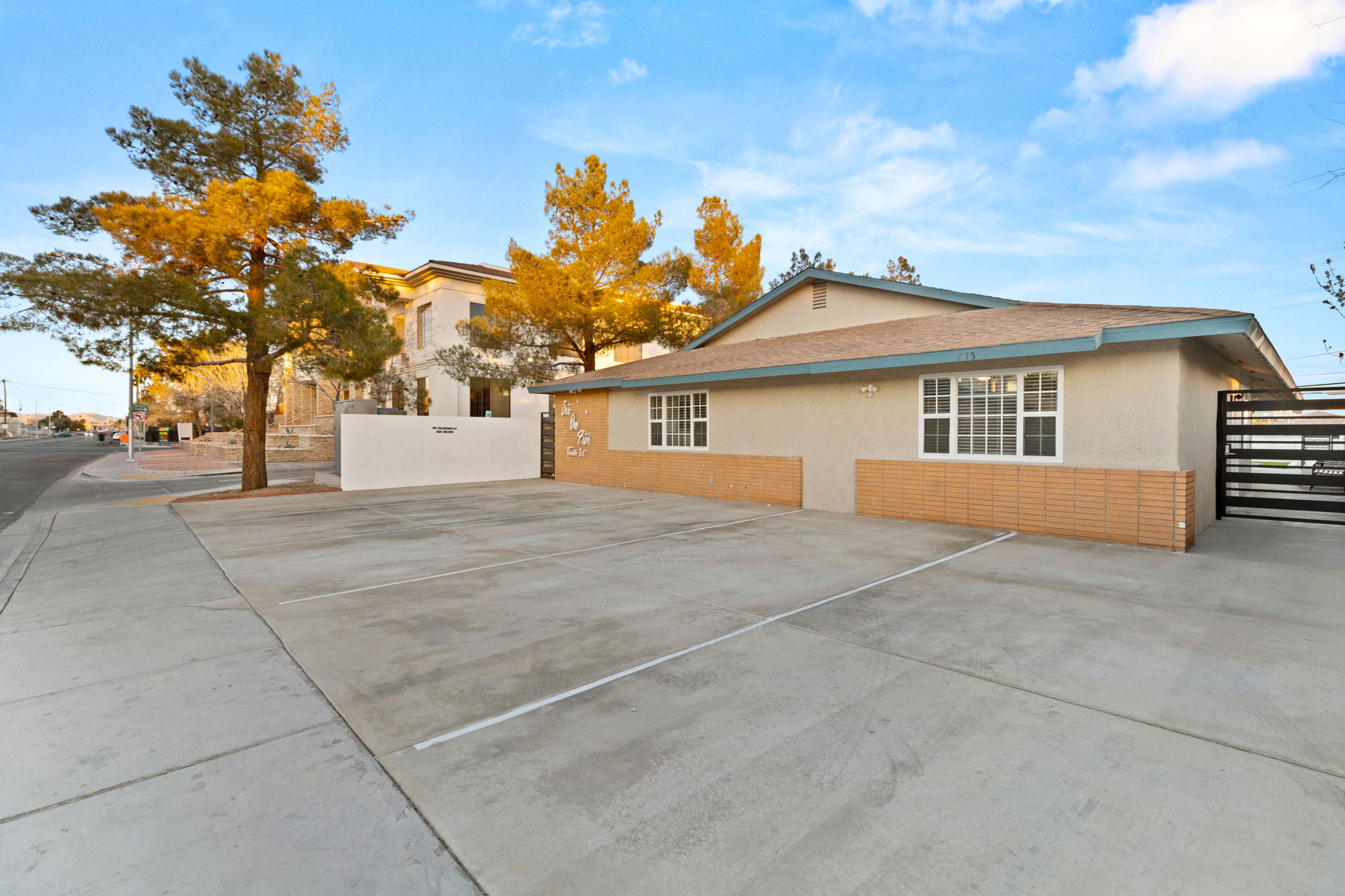 Mid-Century Modern Triplex In Downtown Las Vegas Entire Property