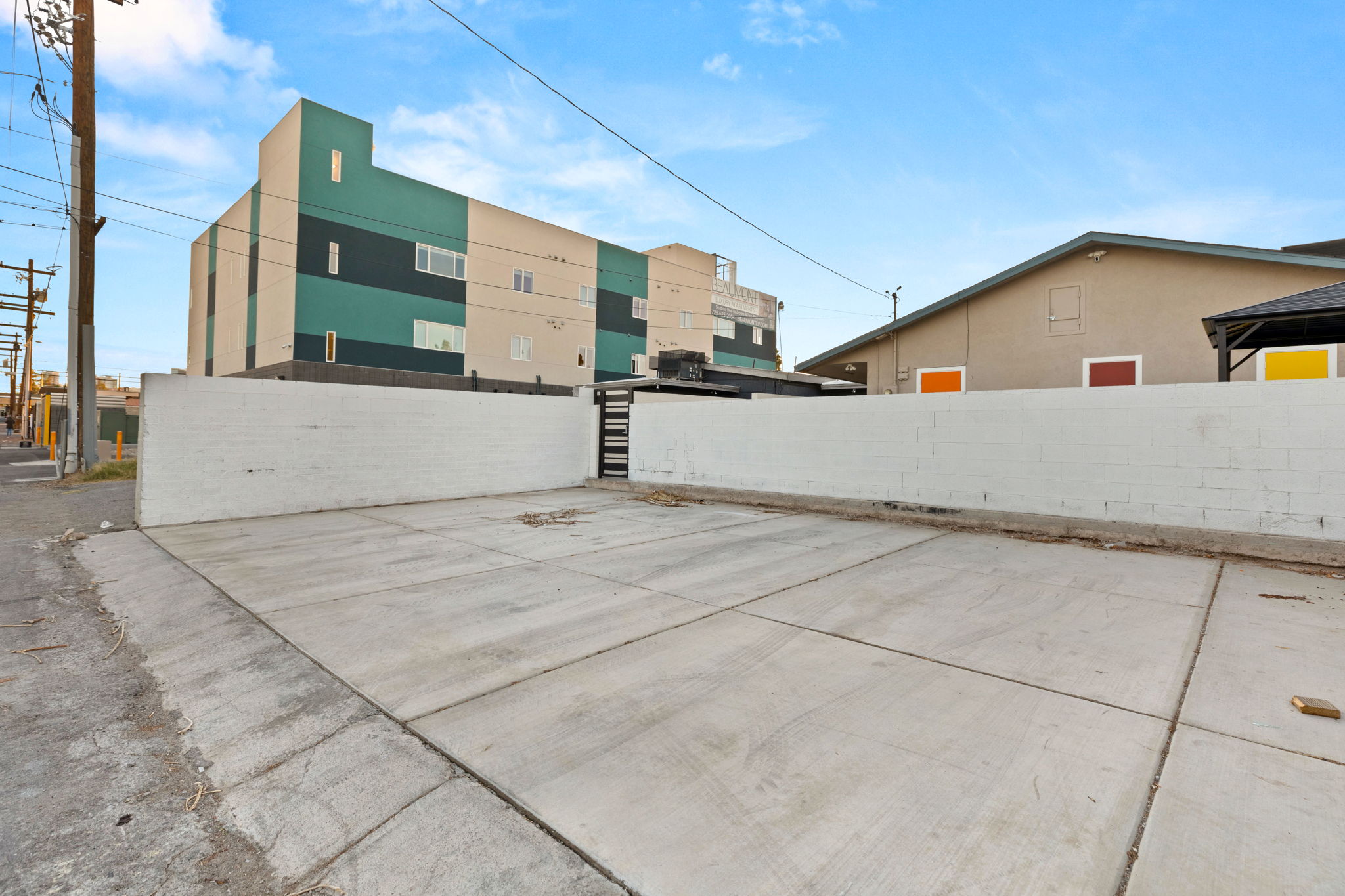 Mid-Century Modern Triplex In Downtown Las Vegas Entire Property