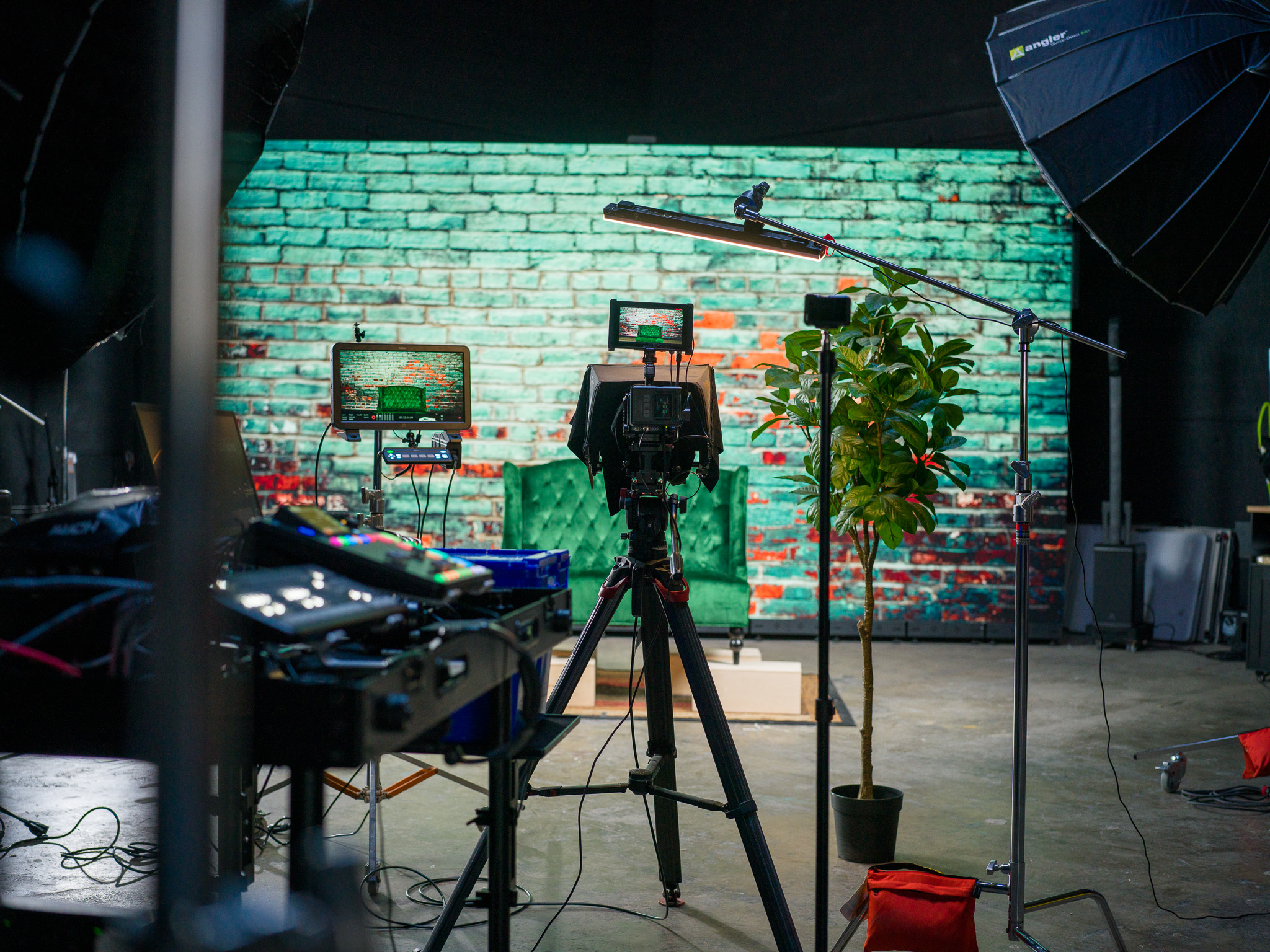 ideaPlexMD - All-Inclusive Creative Studio for Content Creation | Film, Podcast, Photography Washington DC’s production hub for bold storytellers and brands.