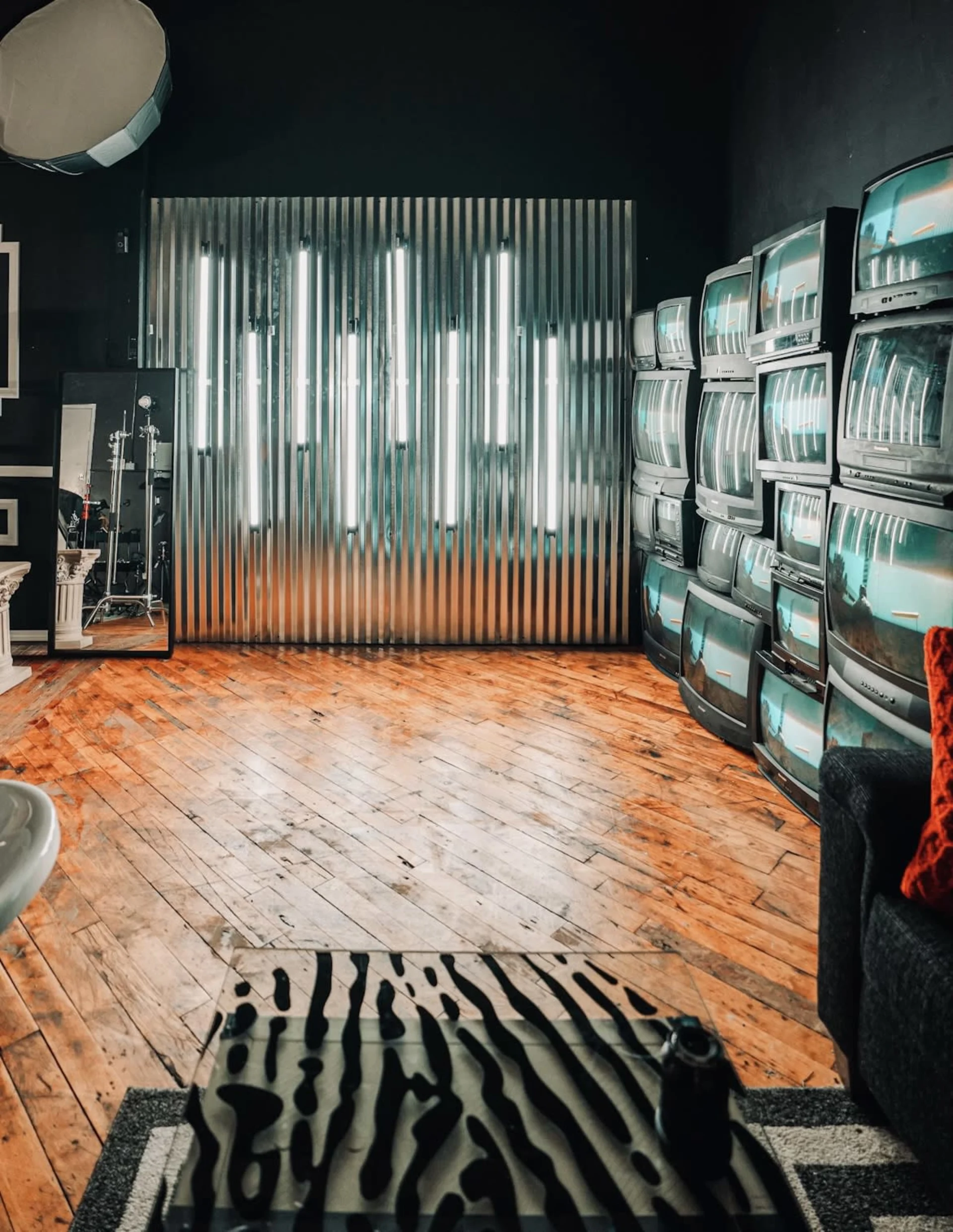 ( All Inclusive )  2 HOUR MINIMUM NO Exceptions Brooklyn Industrial-Chic Art Space with Vintage TV Wall & Neon Ambiance