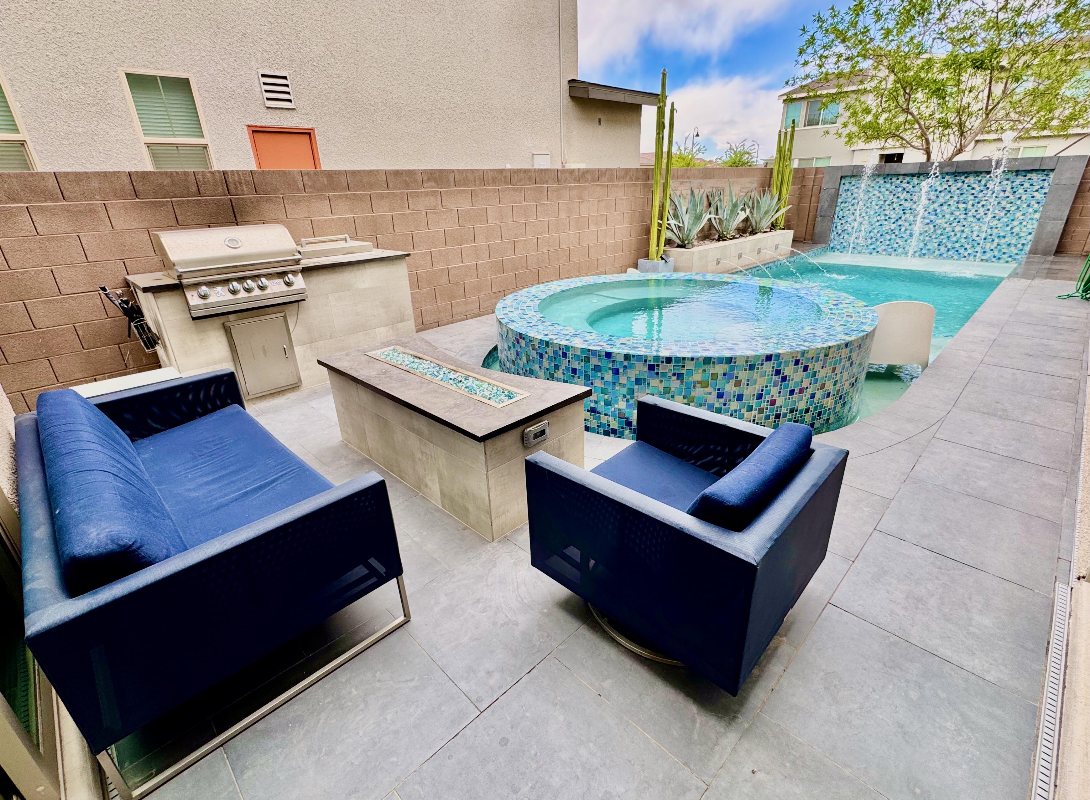 Contemporary Mid-Century Home w/ Indoor-Outdoor Flow & Designer Pool