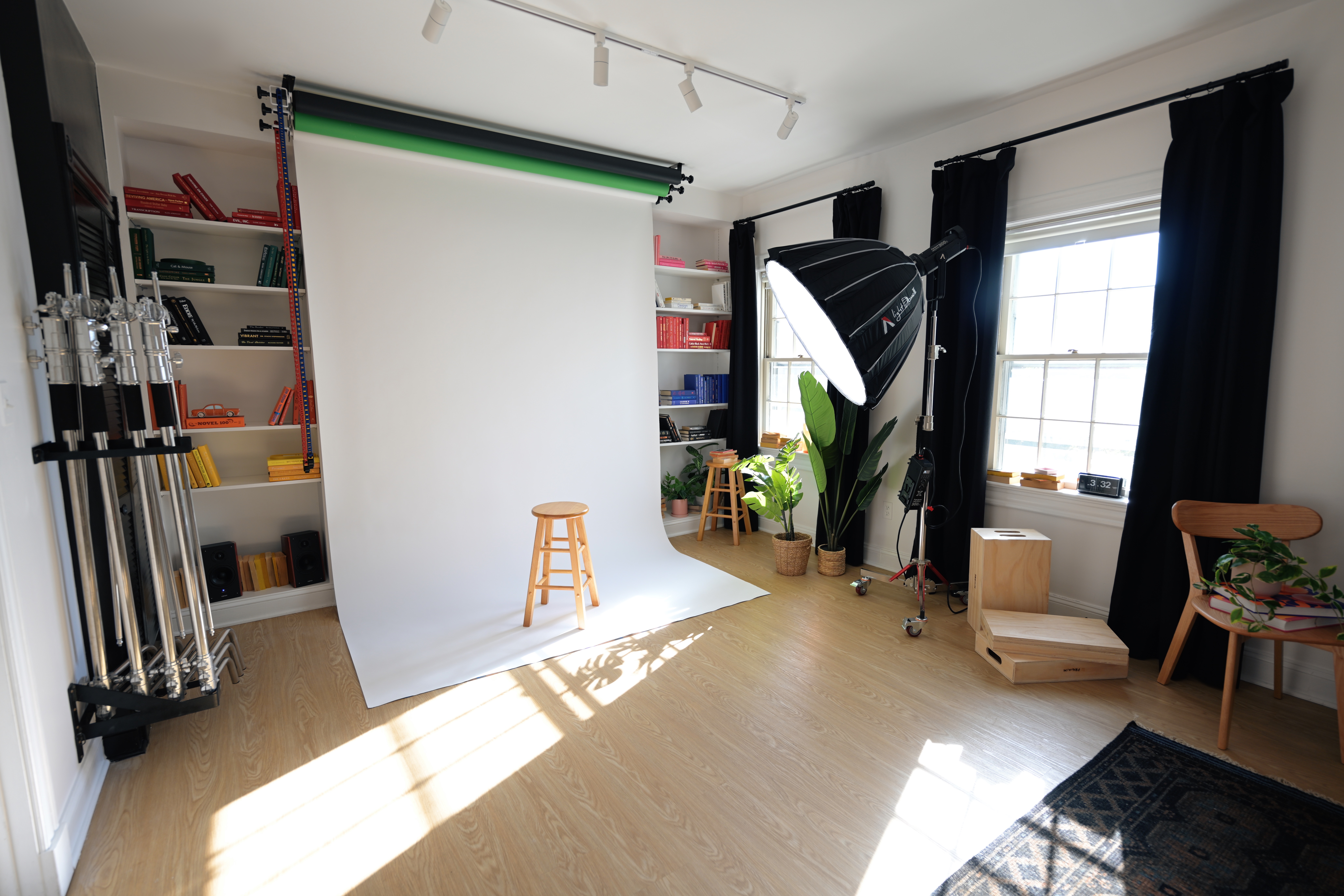 Fully Equipped Multipurpose Natural Light Studio in Dupont