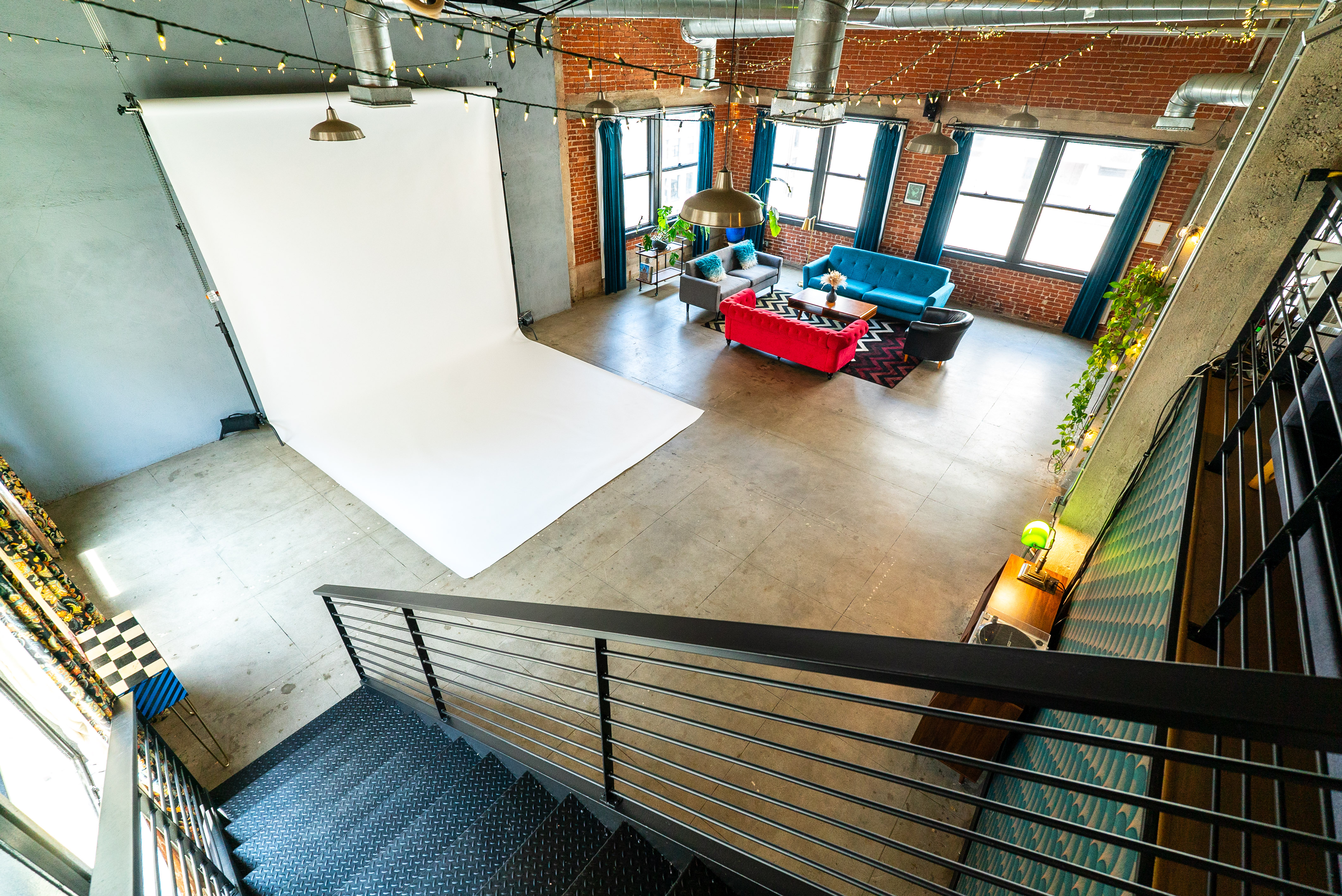 Photo studio / Film location in a DTLA Penthouse Loft