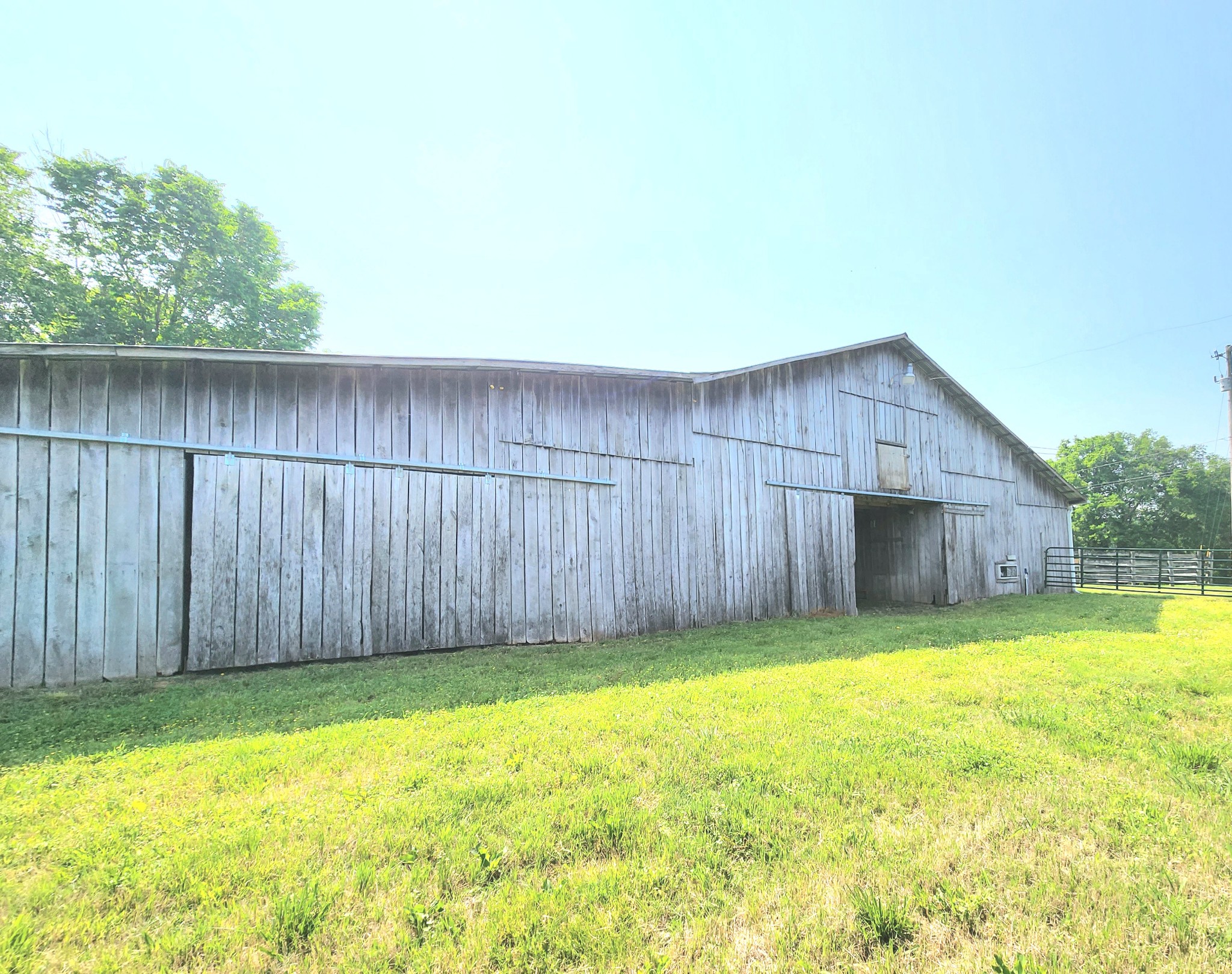 Wood Barn - 17 stalls with hay loft