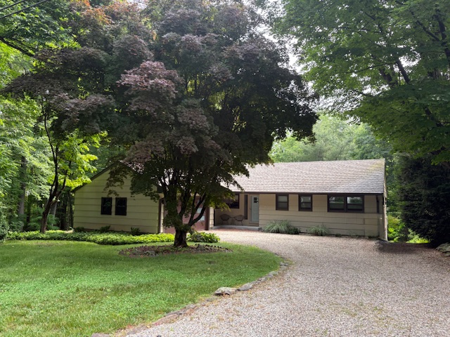 1950s Private Ranch Home on cul-de-sac facing woods