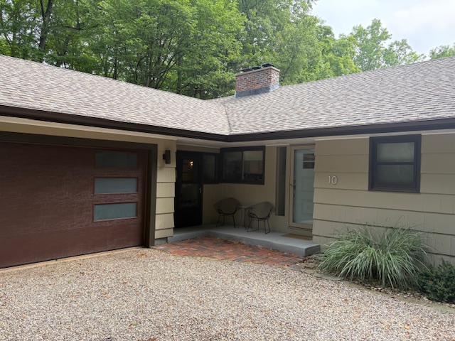 1950s Private Ranch Home on cul-de-sac facing woods